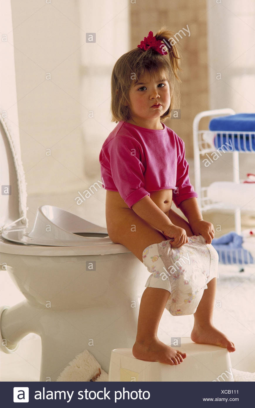 Big man tiny girl Asian babes legs ass
