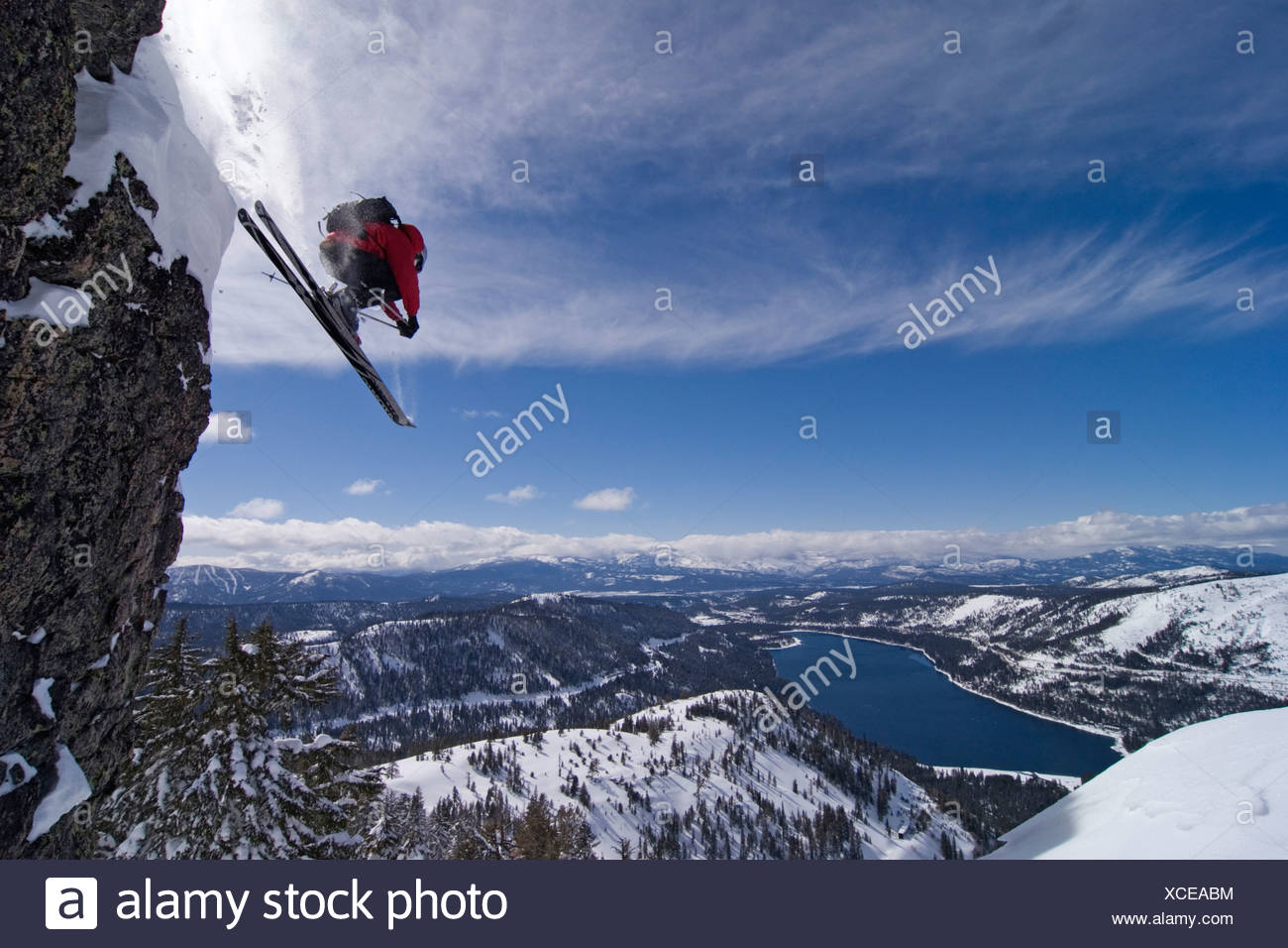 Man Skiing Off Cliff High Resolution Stock Photography and Images Alamy