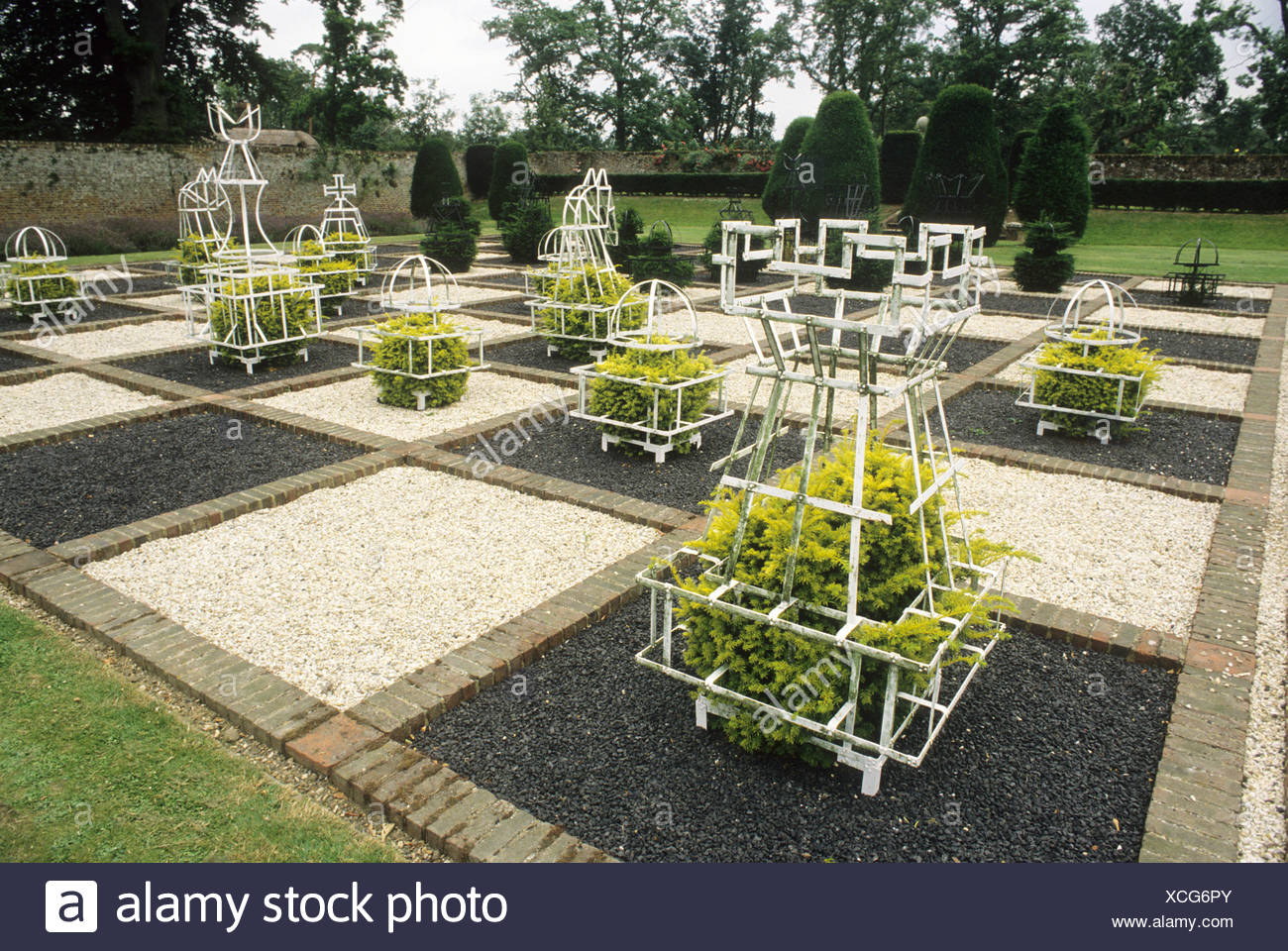 Topiary Training Frames Chess Set Board Brickwall House Sussex