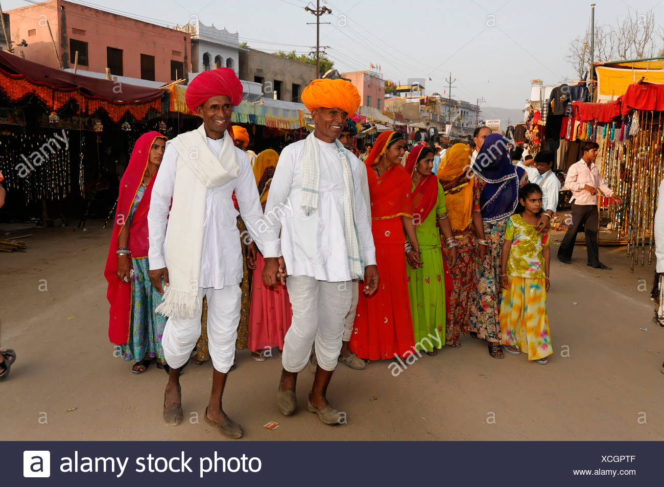 Indian family, Pushkar Mela, Pushkar, large cattle and camel market, Rajasthan, northern India, Asia Stock Photo