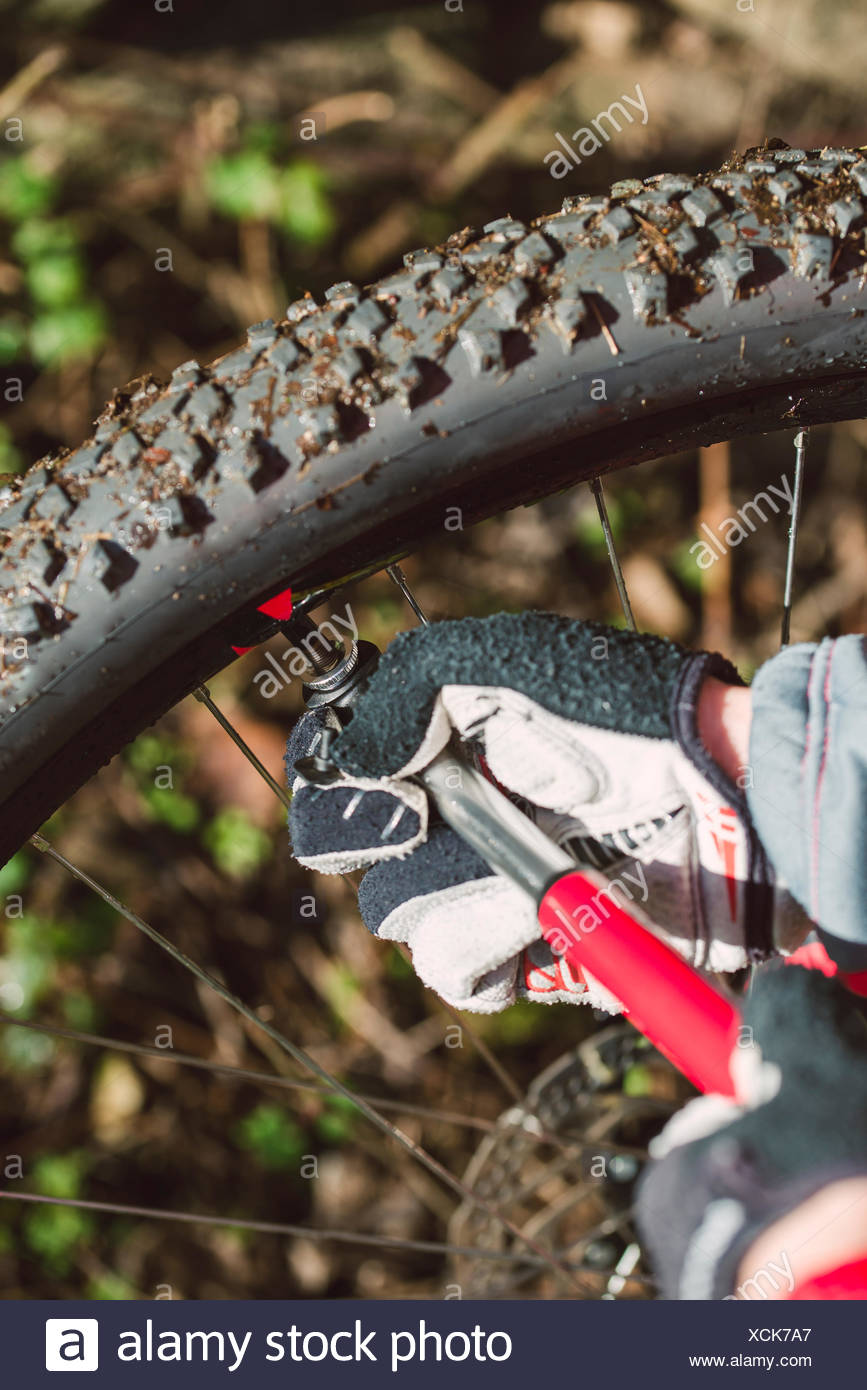 inflating mountain bike tires