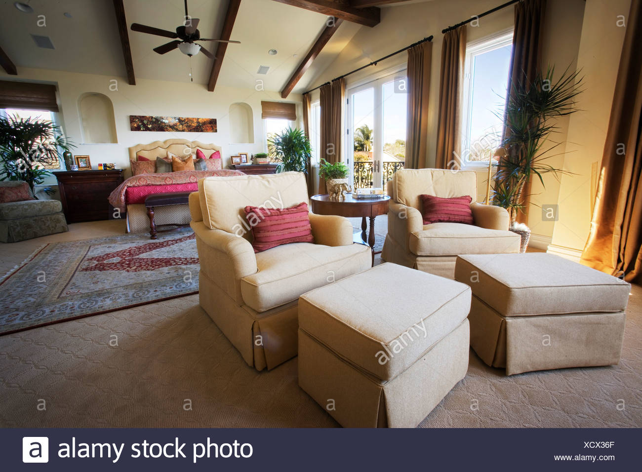 Large Master Bedroom With Sitting Area Stock Photo