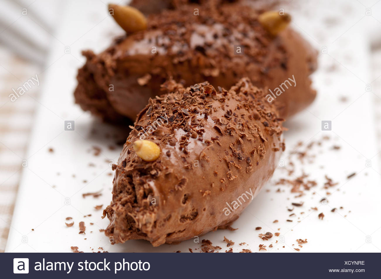 White Chocolate Mousse Quenelle High Resolution Stock Photography and Images Alamy