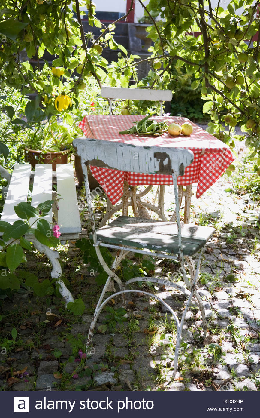 Garden Chairs High Resolution Stock Photography and Images Alamy