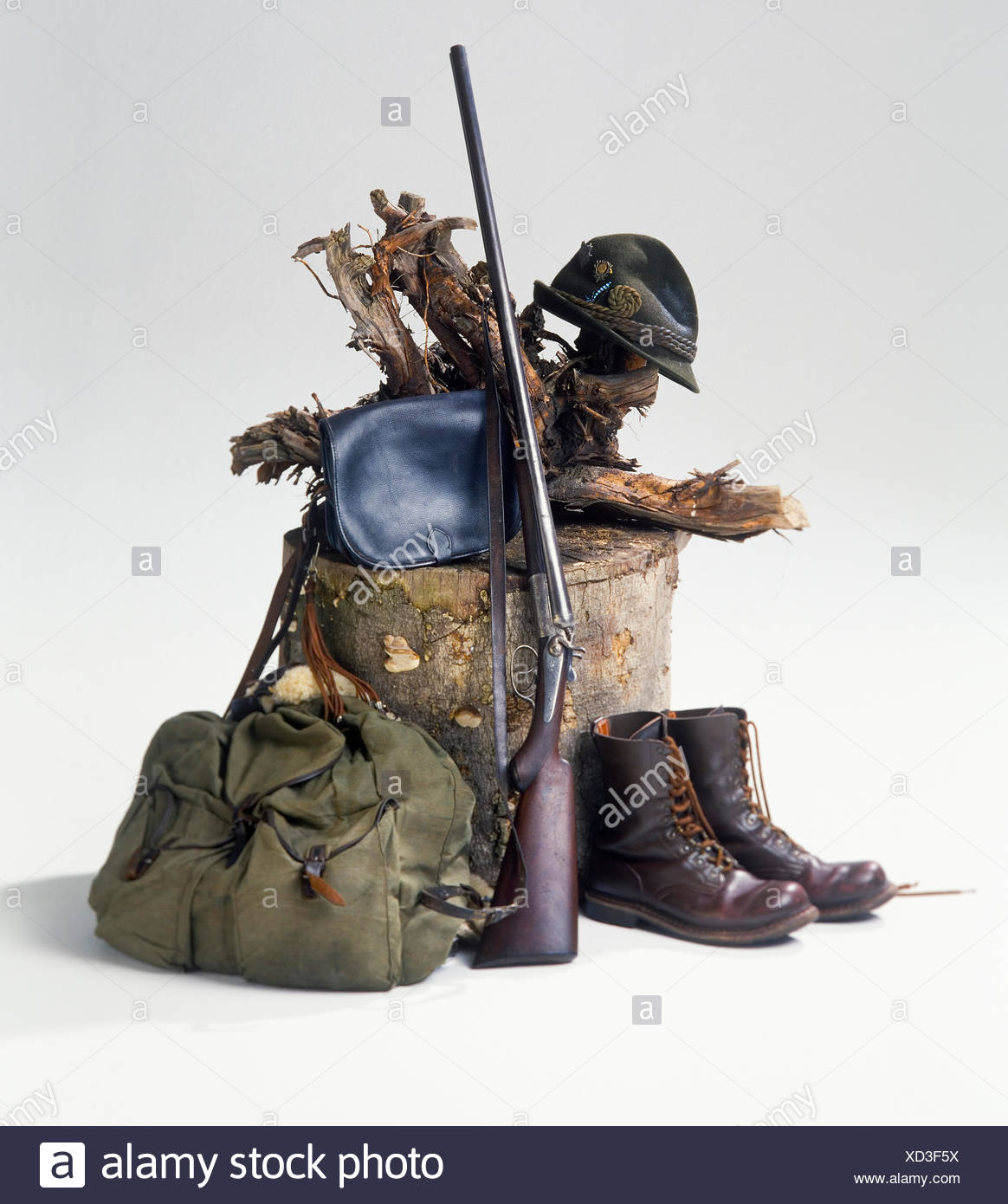 hunting utensils Stock Photo - Alamy
