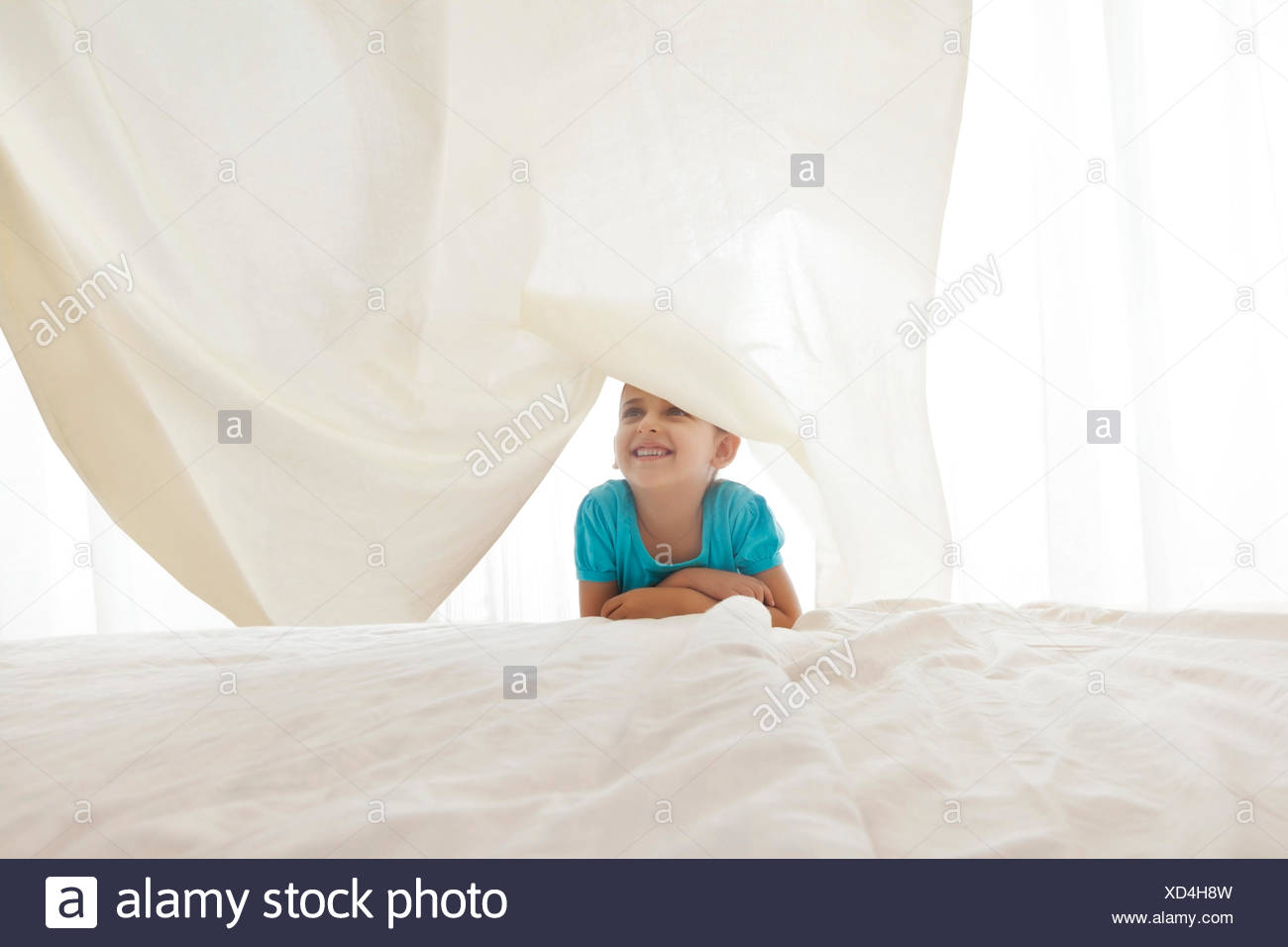 Girls Hiding Under Bed Sheet Stock Photos & Girls Hiding Under Bed Sheet Stock Images Alamy