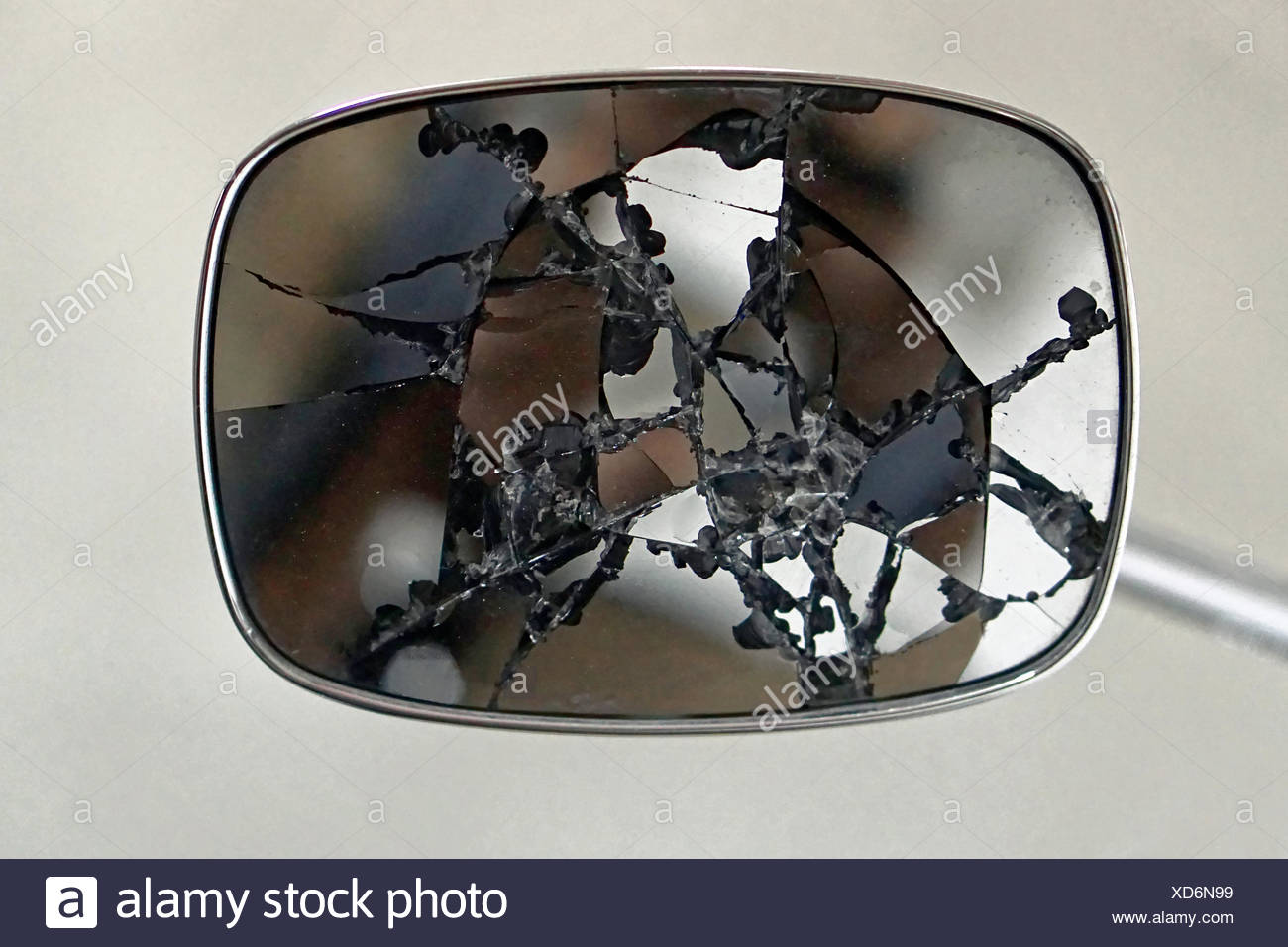 Broken Mirror High Resolution Stock Photography and Images Alamy