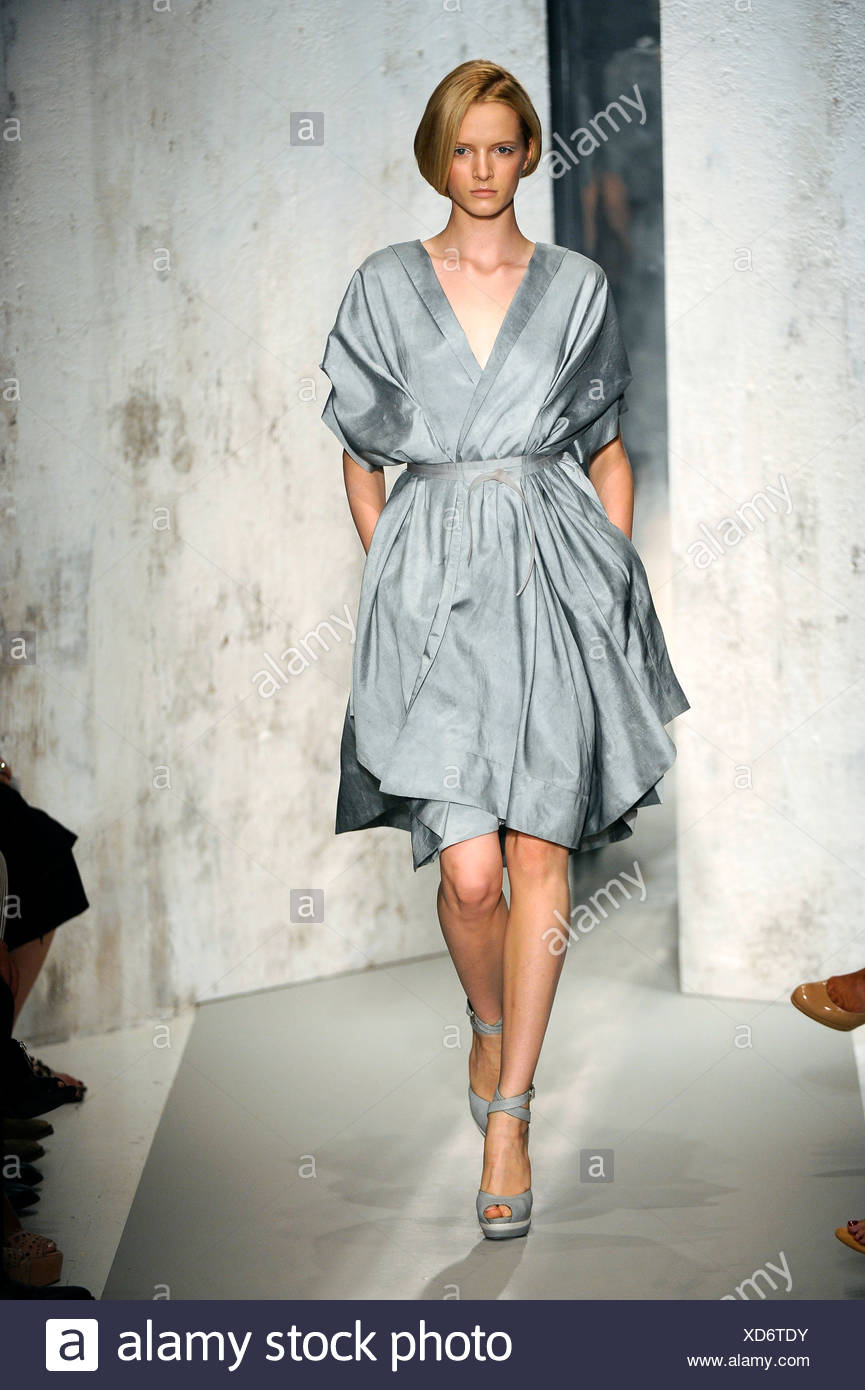 Donna Karan New York Ready To Wear Spring Summer Silver Draped