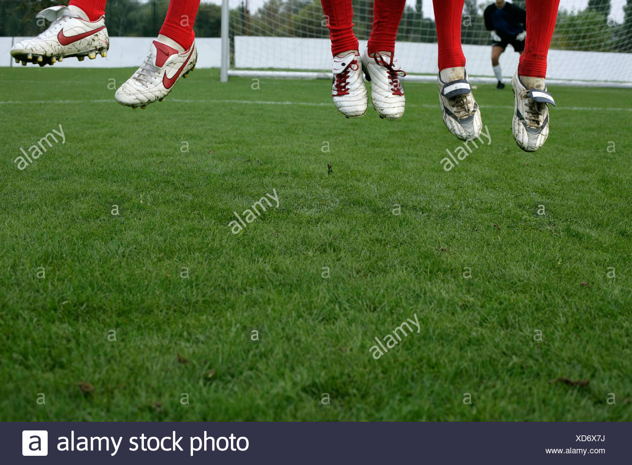 Free Kick Wall High Resolution Stock Photography and Images Alamy