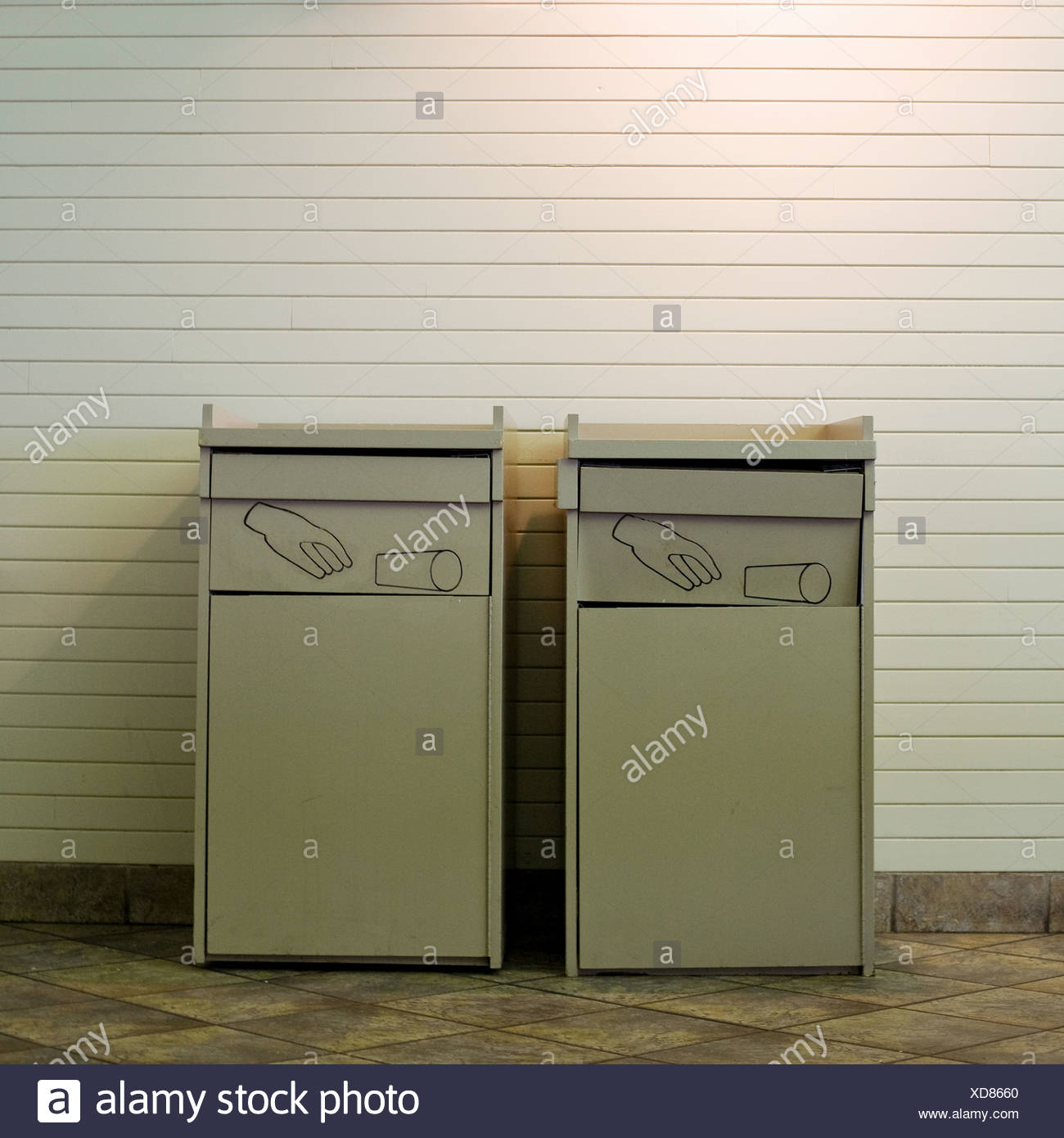 Use Rubbish Bins High Resolution Stock Photography and Images Alamy