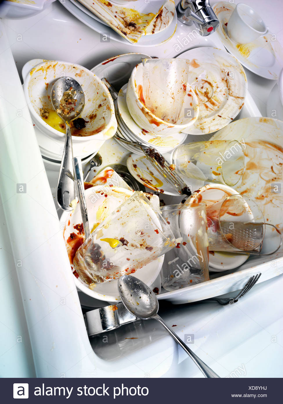 DIRTY DISHES IN SINK Stock Photo: 283553694 - Alamy