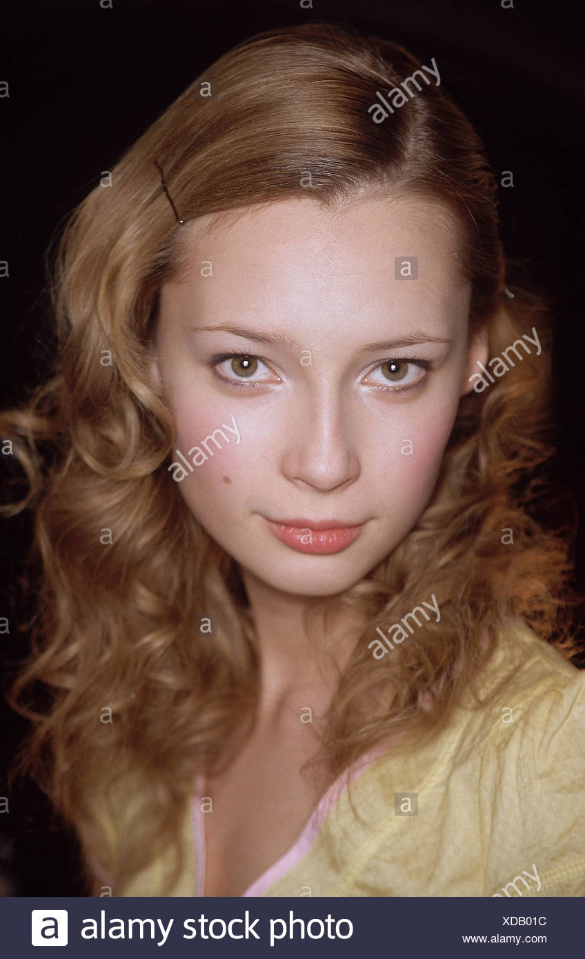 Backstage New York Marc Jacobs Autumn Winter Model Wavy Long Fair