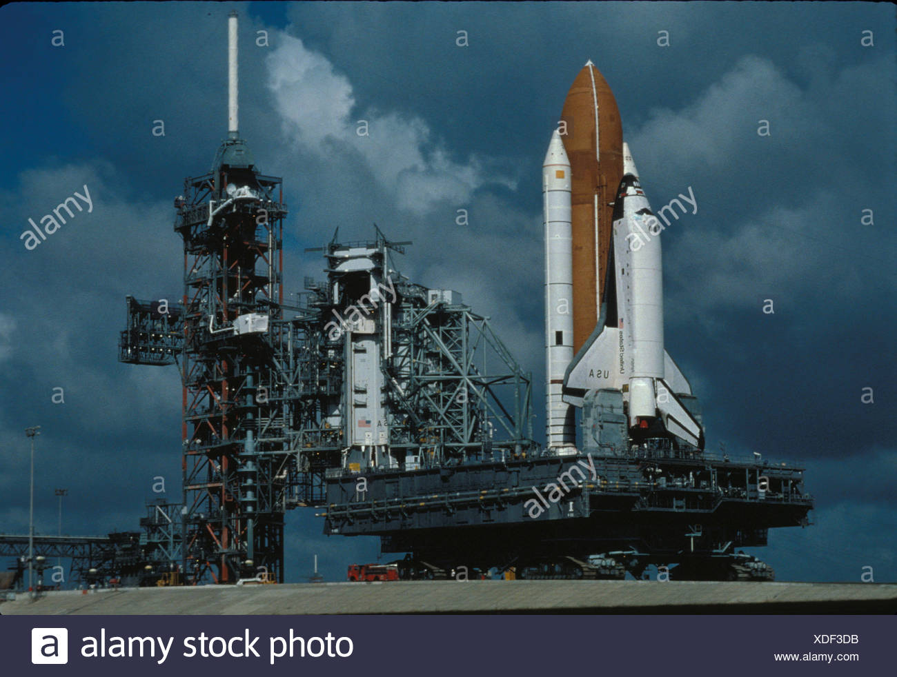 Space Shuttle Columbia High Resolution Stock Photography and Images - Alamy