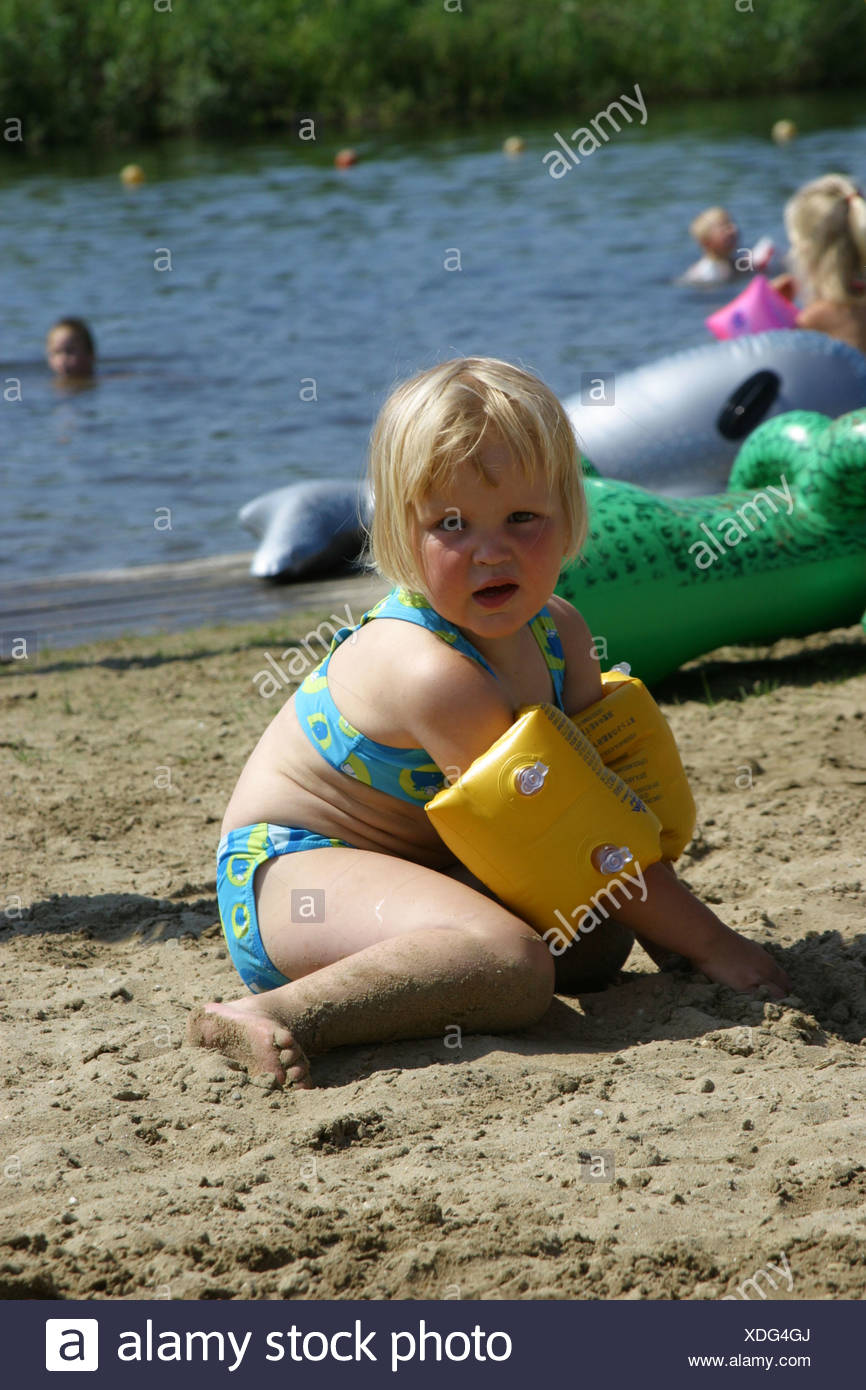 girl arm floaties