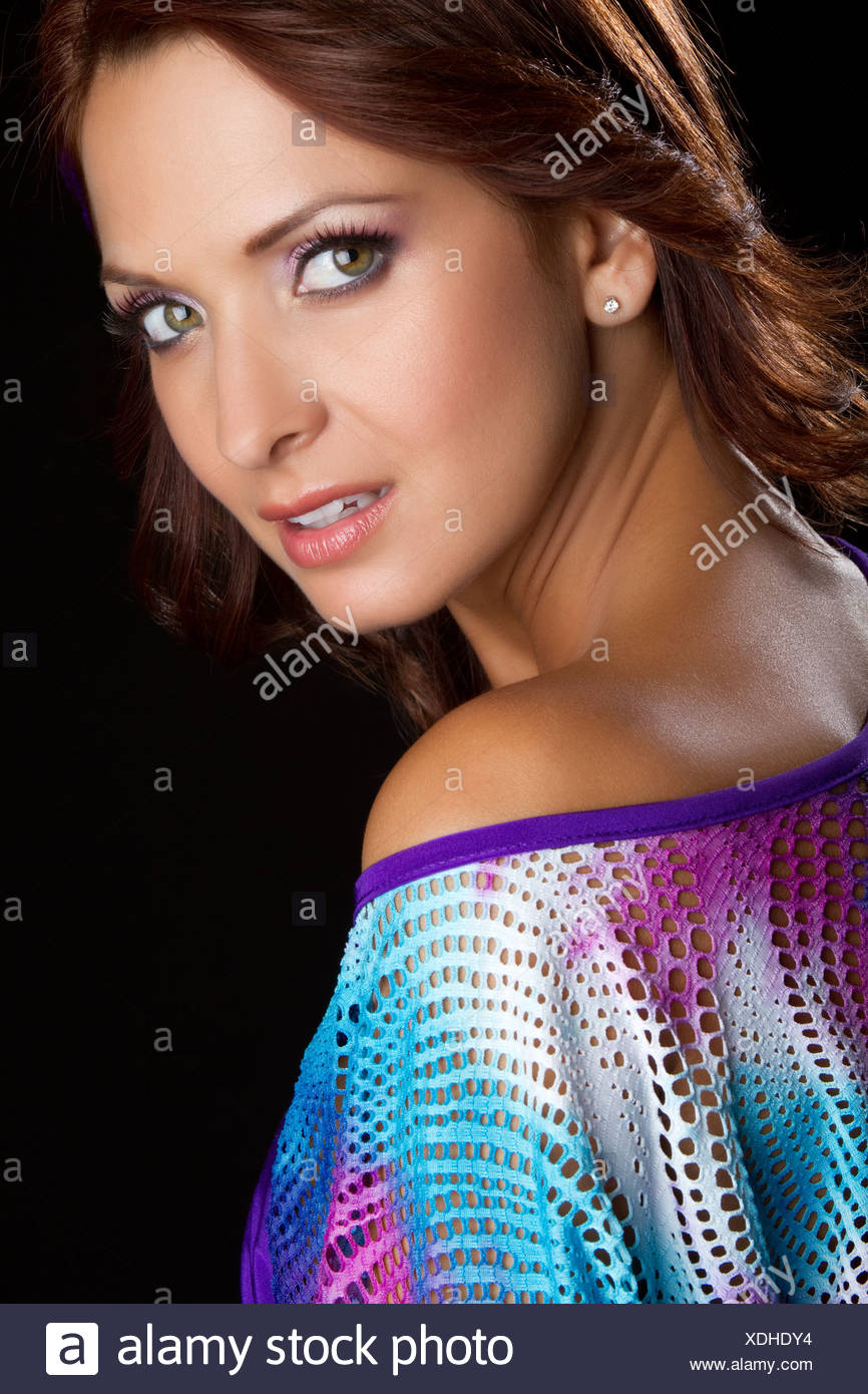 https://c8.alamy.com/comp/XDHDY4/beautiful-latin-woman-XDHDY4.jpg