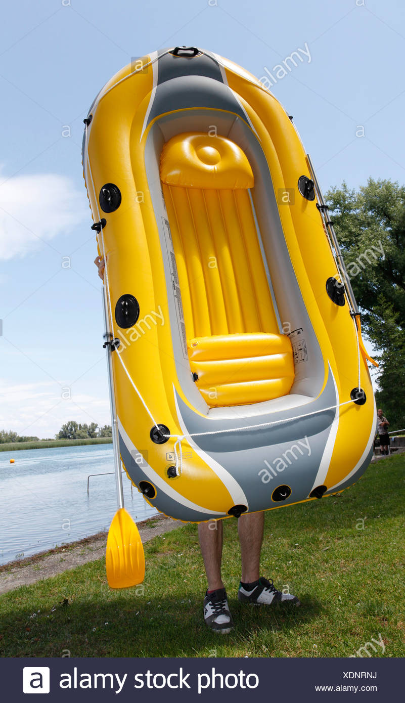 Rubber Dinghy High Resolution Stock Photography and Images Alamy