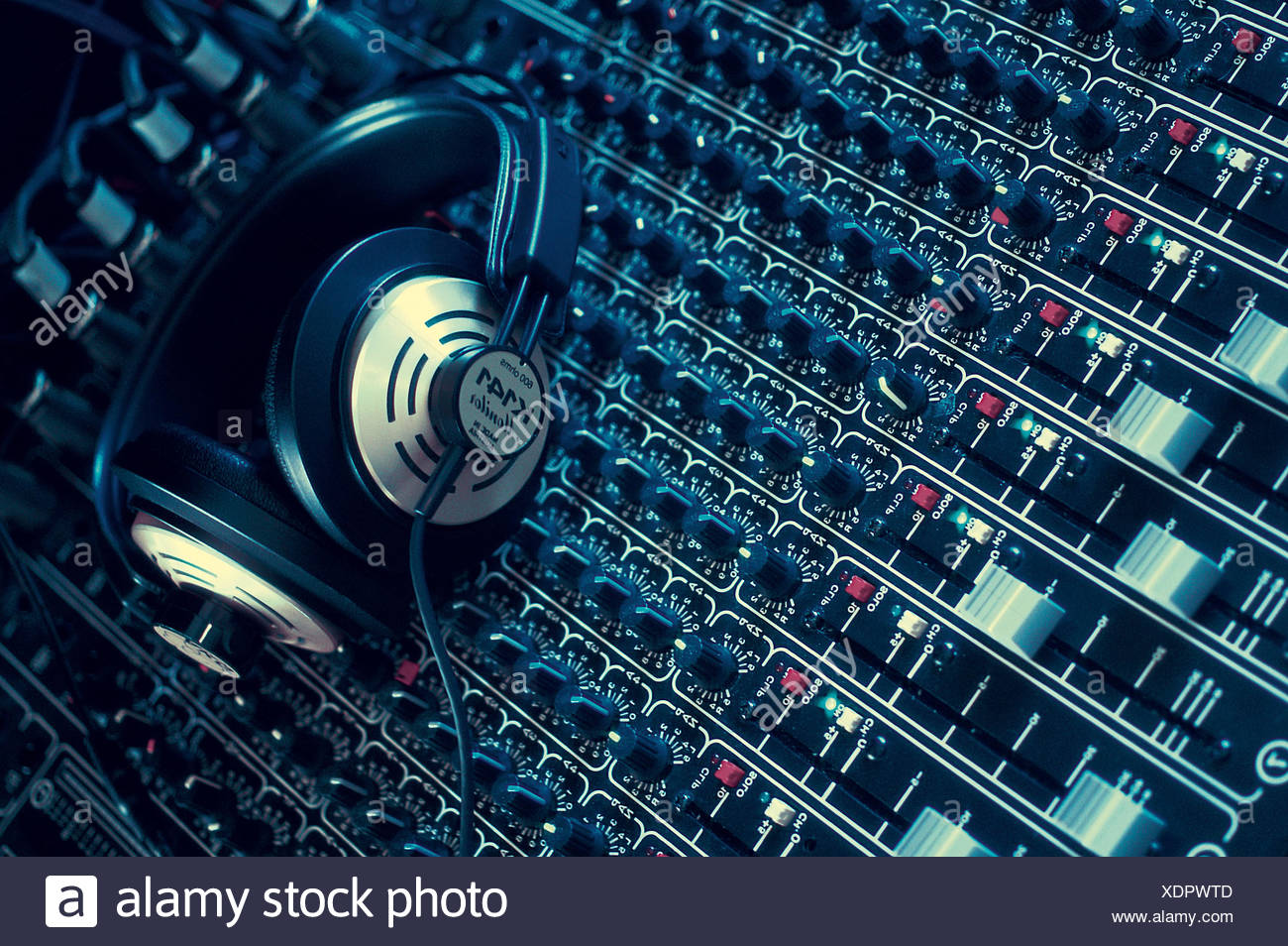 akg k141 monitor