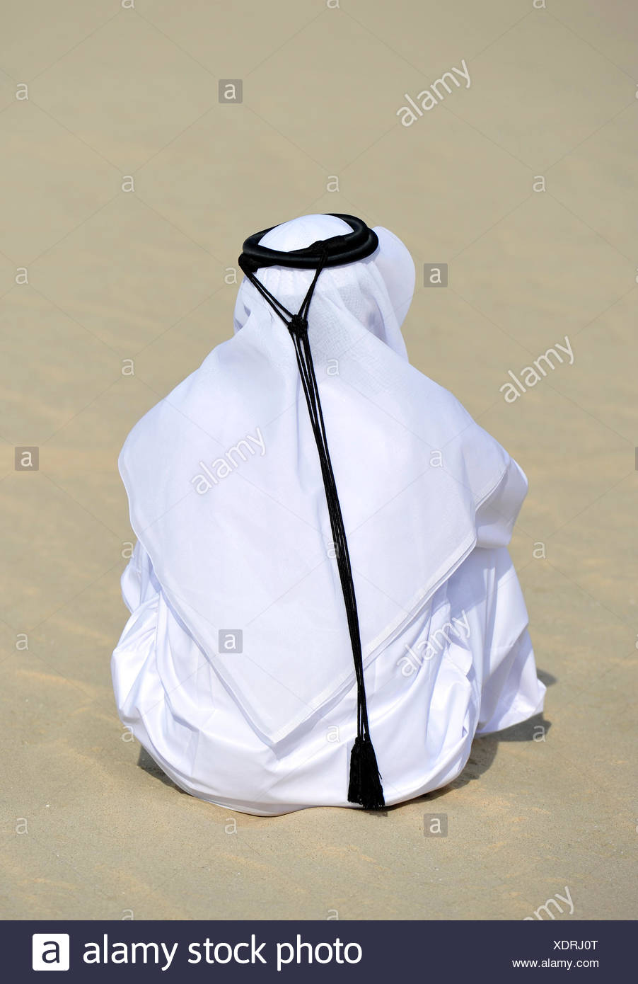 Traditional Qatari Dress Stock Photos & Traditional Qatari Dress Stock
