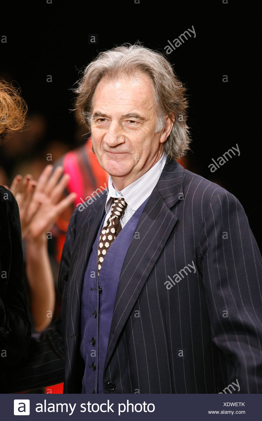 Paul Smith London Ready to Wear Autumn Winter wearing shirt and tie,  waistcoat and pinstriped blazer surrounded by models on Stock Photo - Alamy
