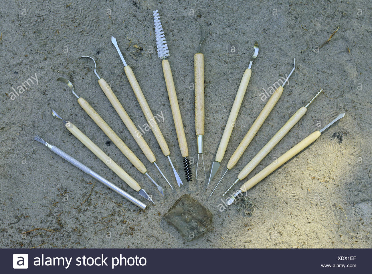 Archaeologist Brush Stock Photos & Archaeologist Brush Stock Images Alamy