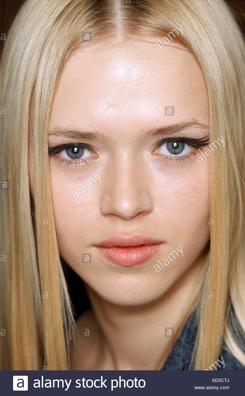 Clements Ribeiro Backstage London Ready To Wear S S Head Shot Of