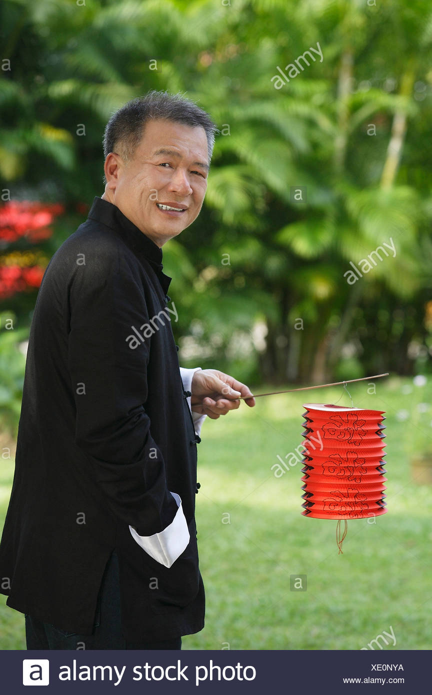 standing chinese lanterns