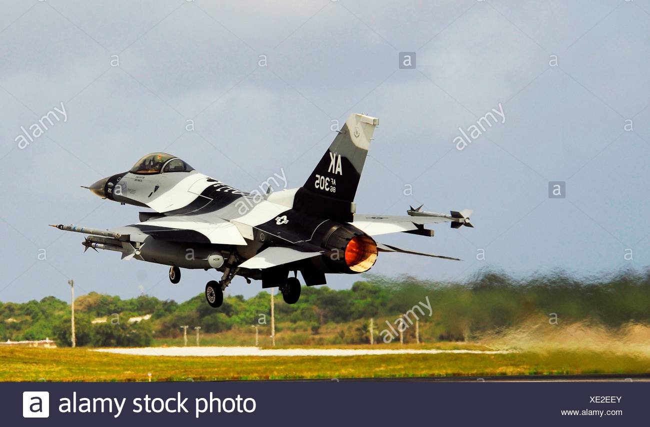 F 16 Fighting Falcon Bomb High Resolution Stock Photography and Images ...
