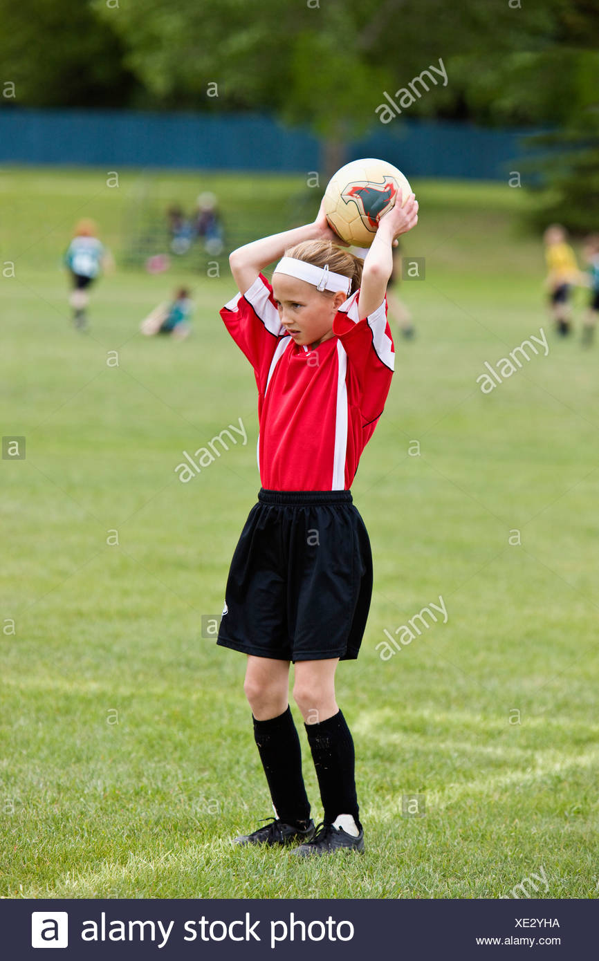 Girl Throw Ball Stock Photos & Girl Throw Ball Stock Images Alamy