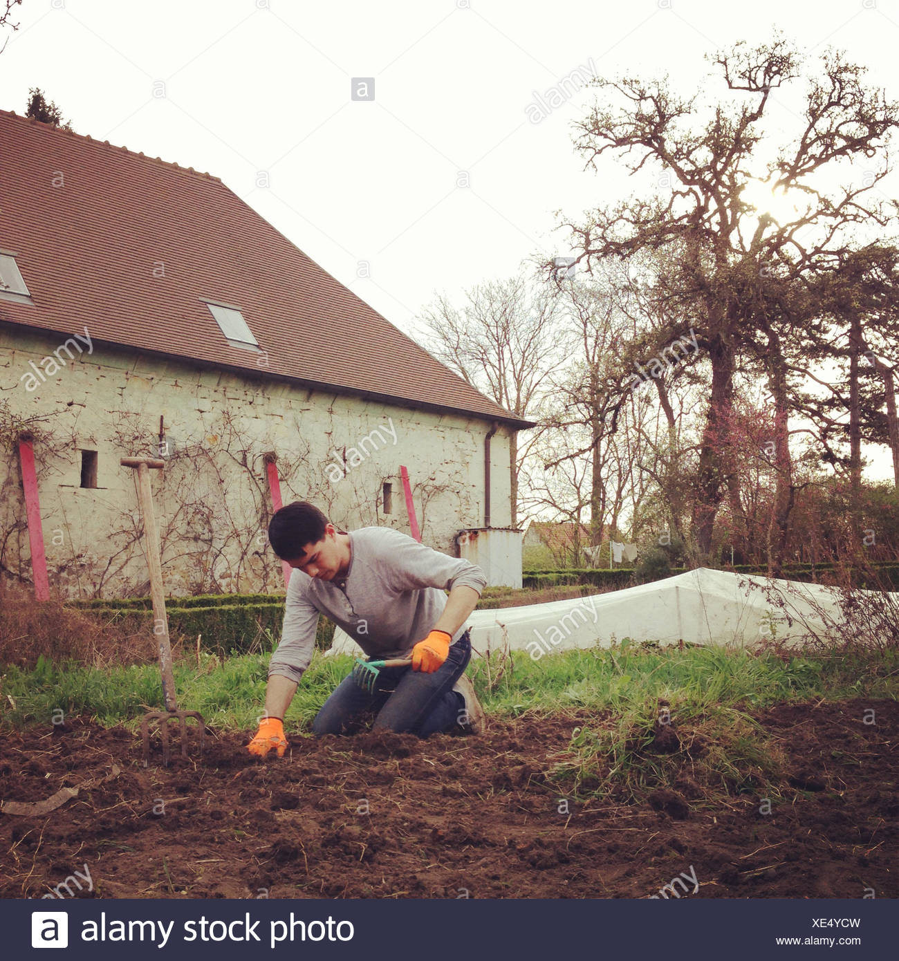 Kneeling Man High Resolution Stock Photography and Images - Alamy