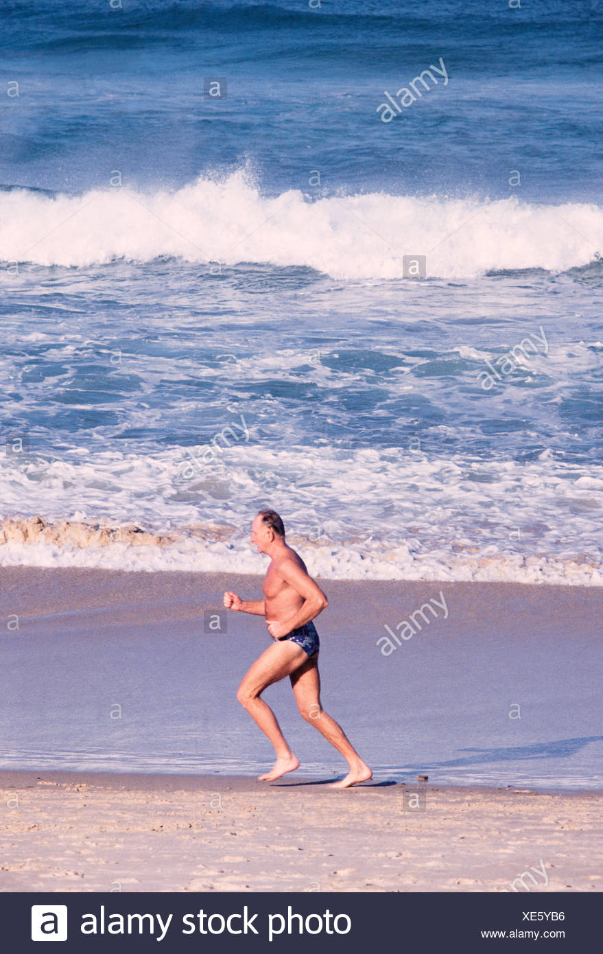 Sumergido Pase para saber alcanzar Speedos Beach High Resolution Stock Photography and Images - Alamy Sumergido Pase para saber alcanzar Speedos Beach High Resolution Stock Photography and Images - Alamy