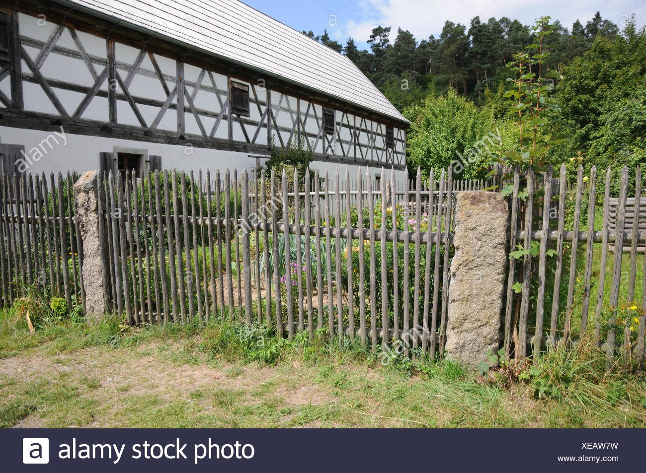 Holzzaun Garten Stock Photos & Holzzaun Garten Stock Images - Alamy