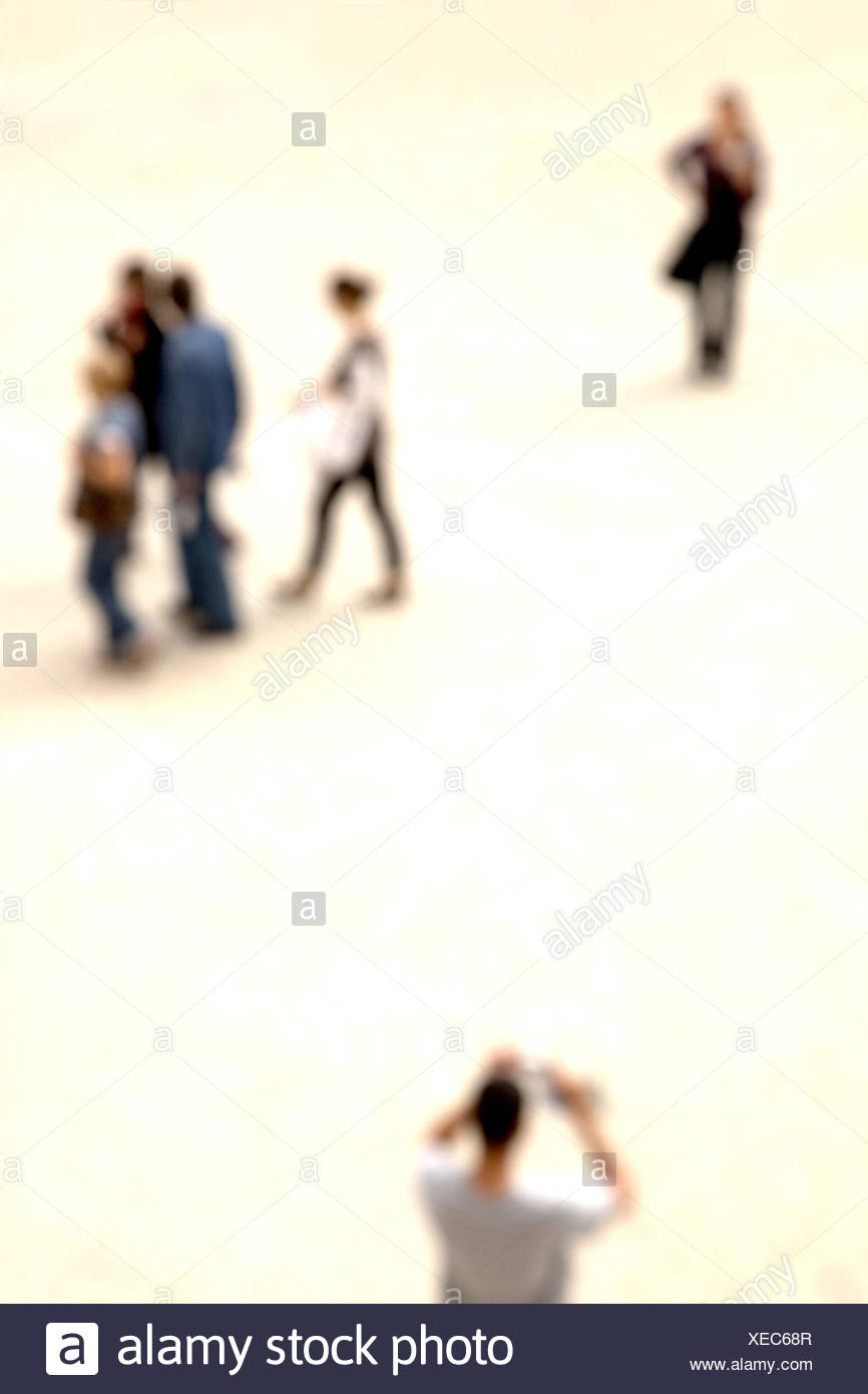 On the heads of passers-by rain from the birds On the heads of passers-by rain from the birds