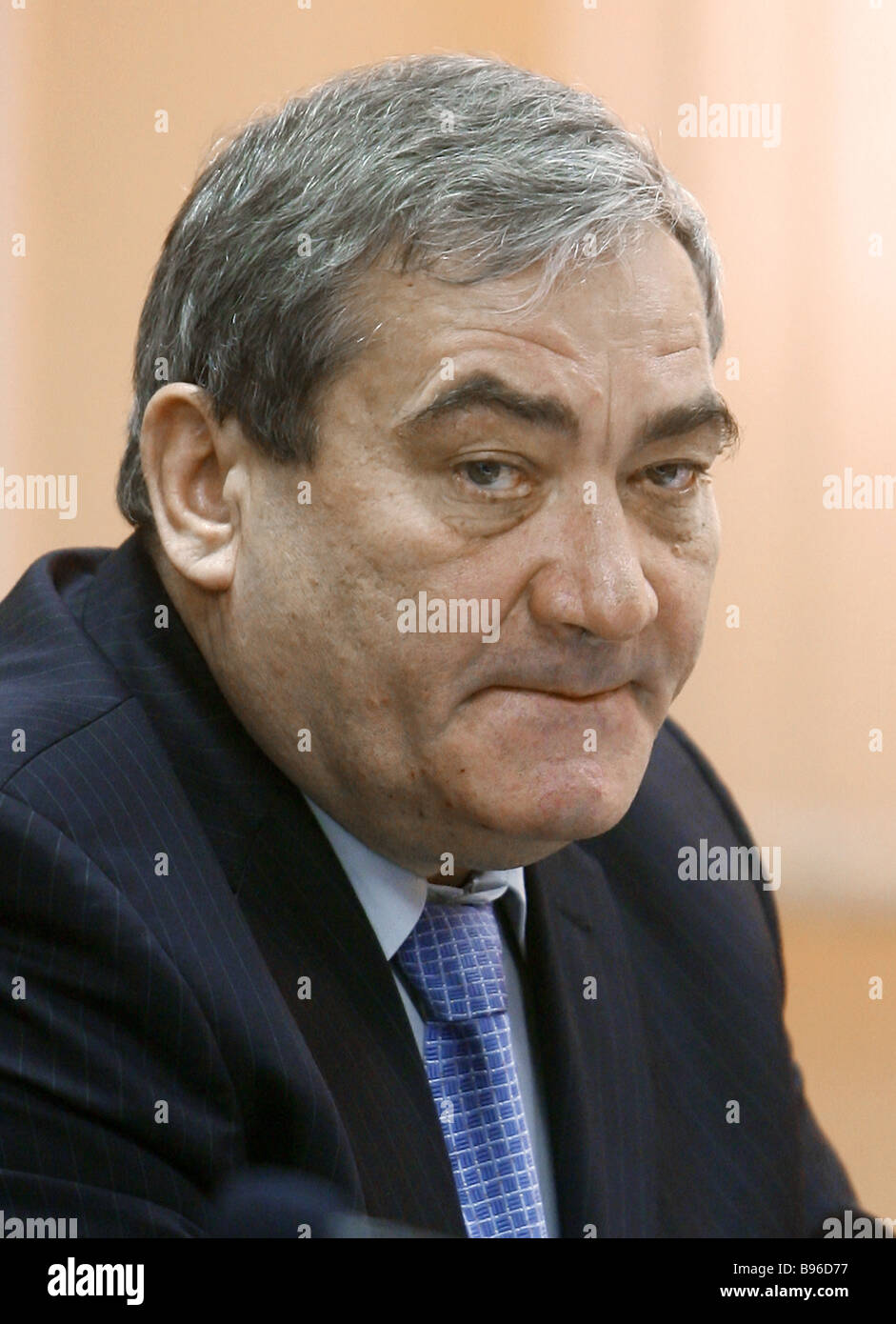 Штыров президент якутии. Кандидатом каких наук является в а штыров. Николаев штыров борисов николаев. Кандидатом каких наук является в а штыров. Михаил ефимович николаев первый президент якутии инаугурация.