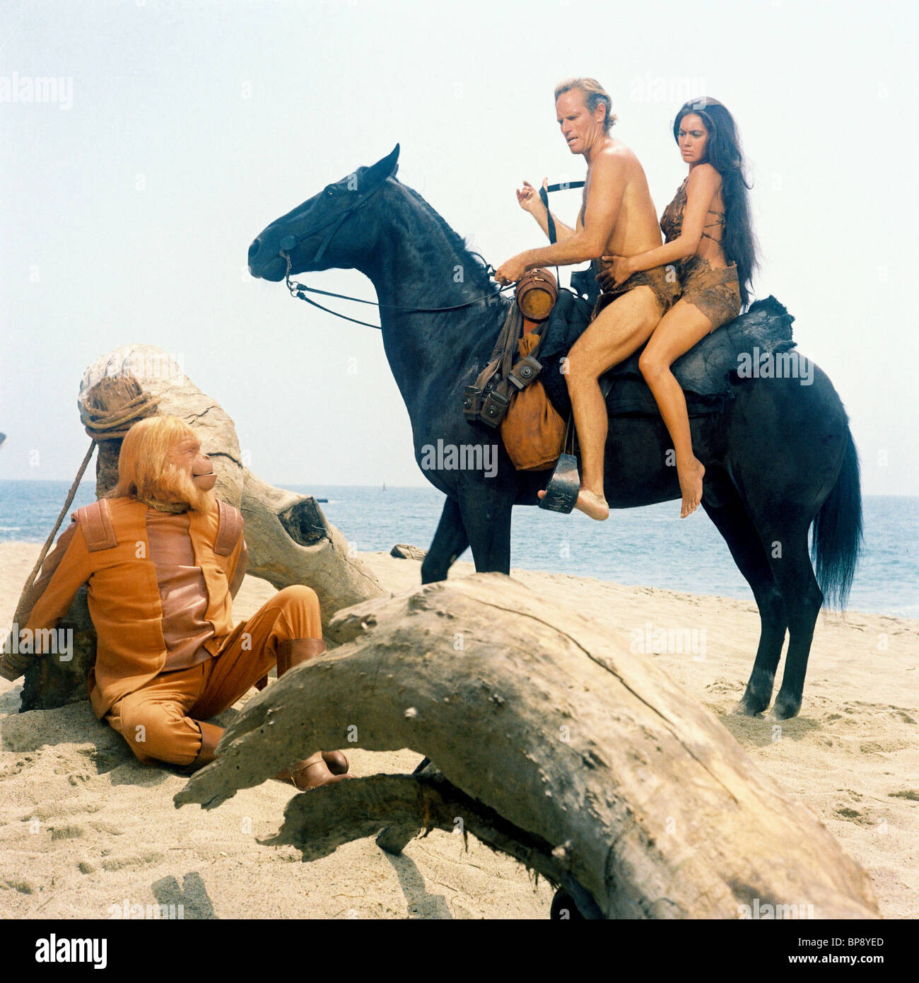 maurice-evans-charlton-heston-linda-harrison-planet-of-the-apes-1968-bp8yed.jpg