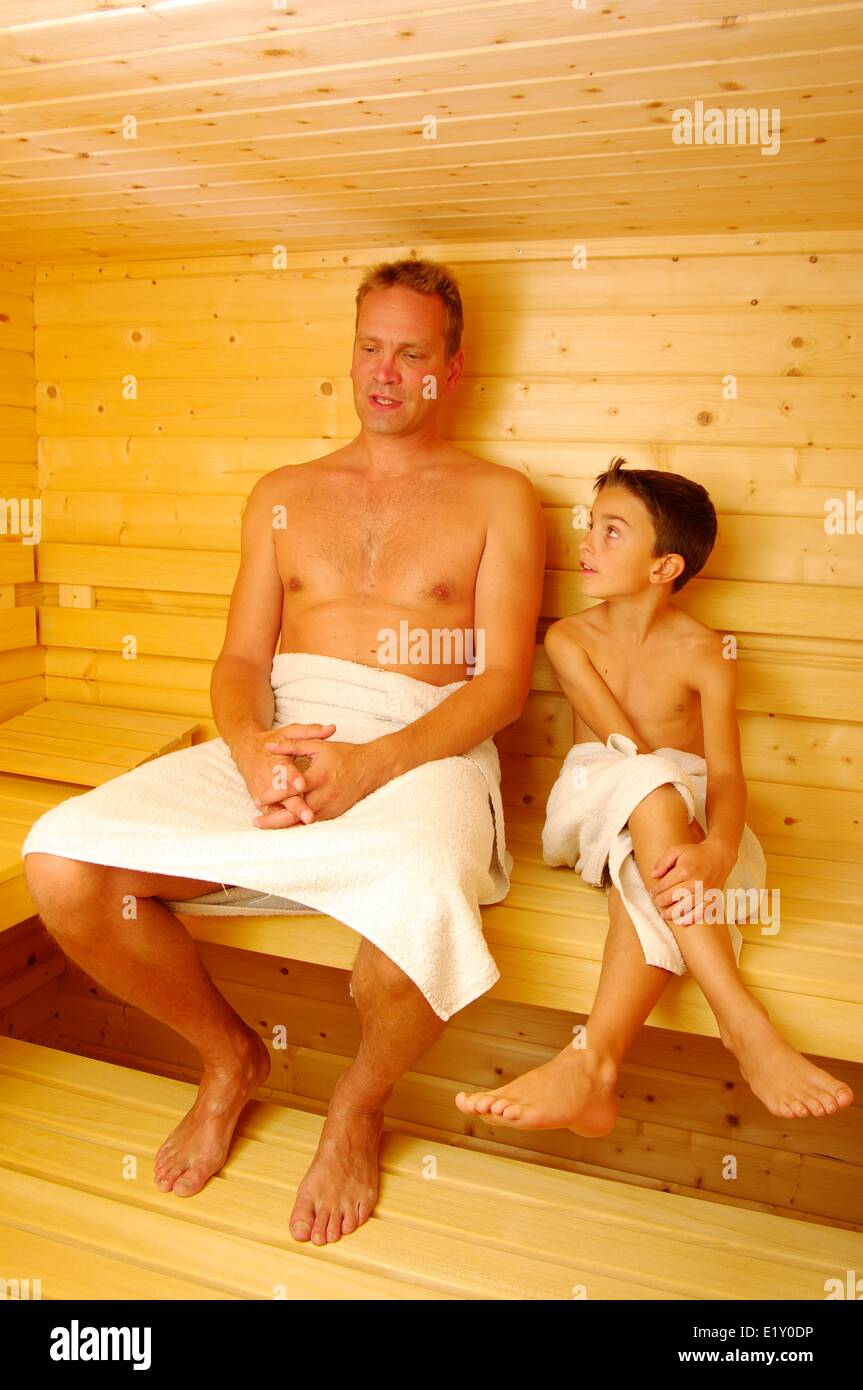 голым с отцом в бане фото 27