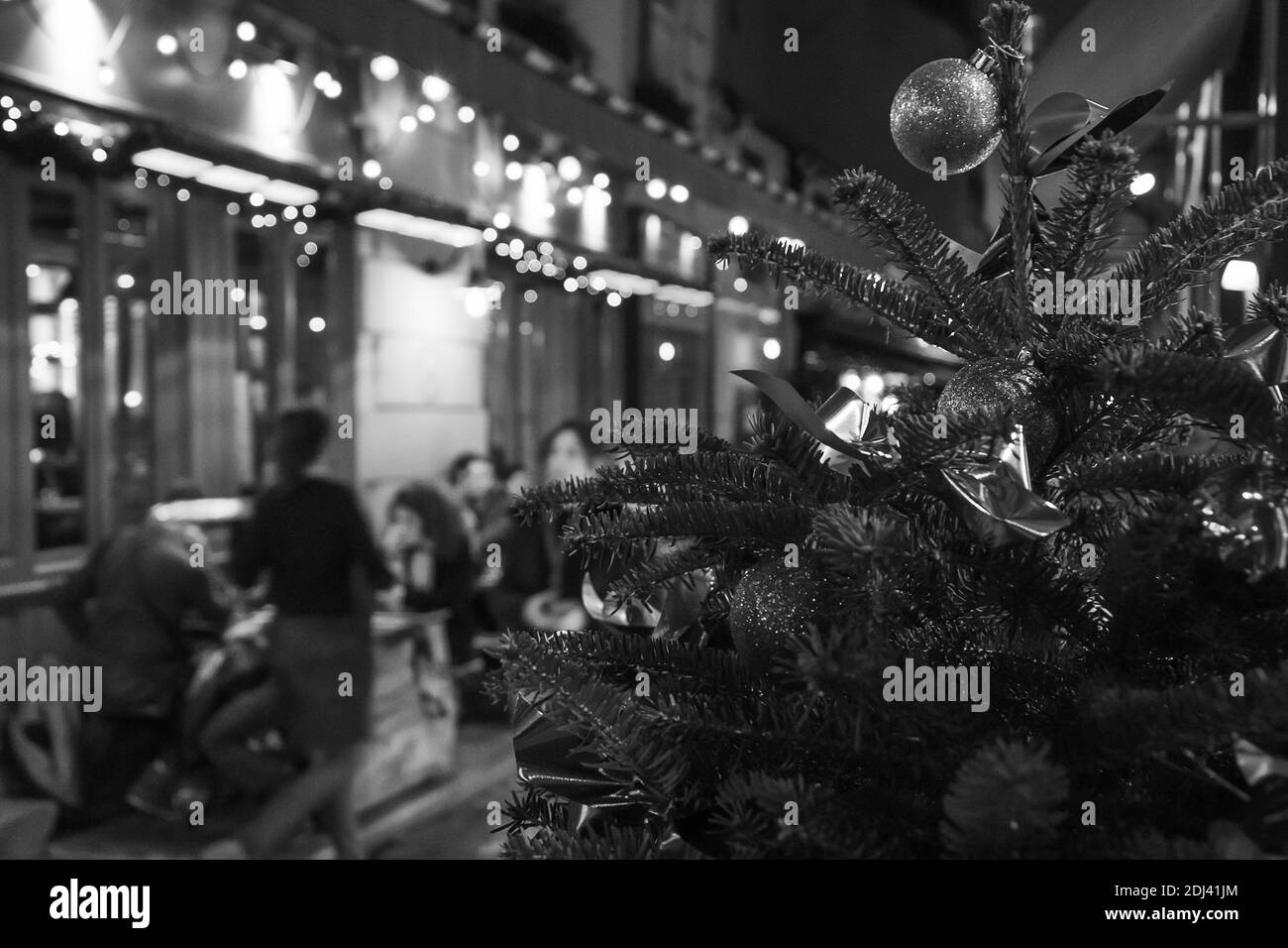 Pariser Cafe Schwarzweiss Stockfotos Und Bilder Alamy