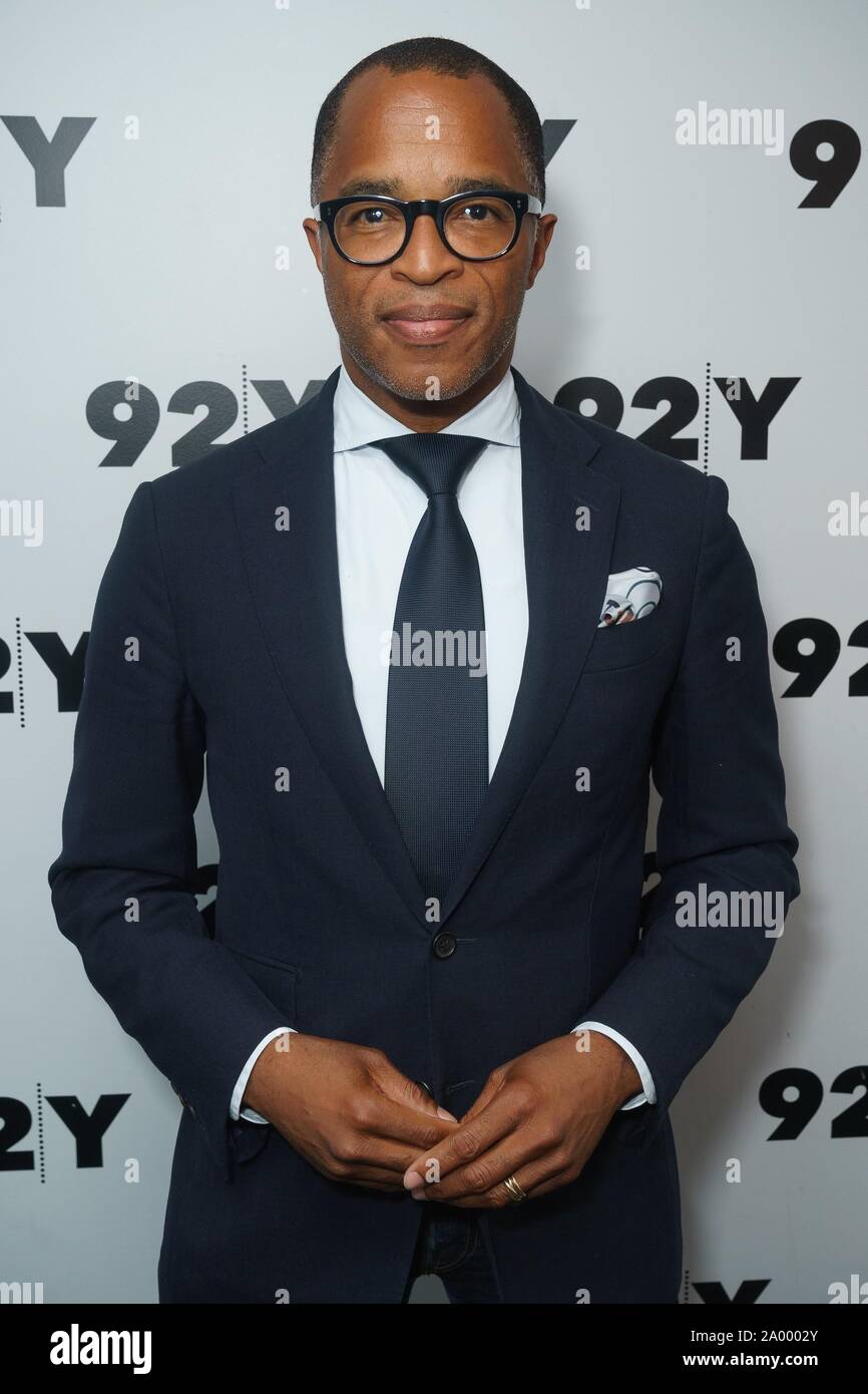 New York, NY, USA. 18 Sep, 2019. Jonathan Capehart anwesend für Präsidentschaftskandidaten Marianne Williamson im Gespräch Jonathan Capehart, 92nd Street Y, New York, NY 18. September 2019. Credit: Jason Smith/Everett Collection/Alamy leben Nachrichten Stockfoto