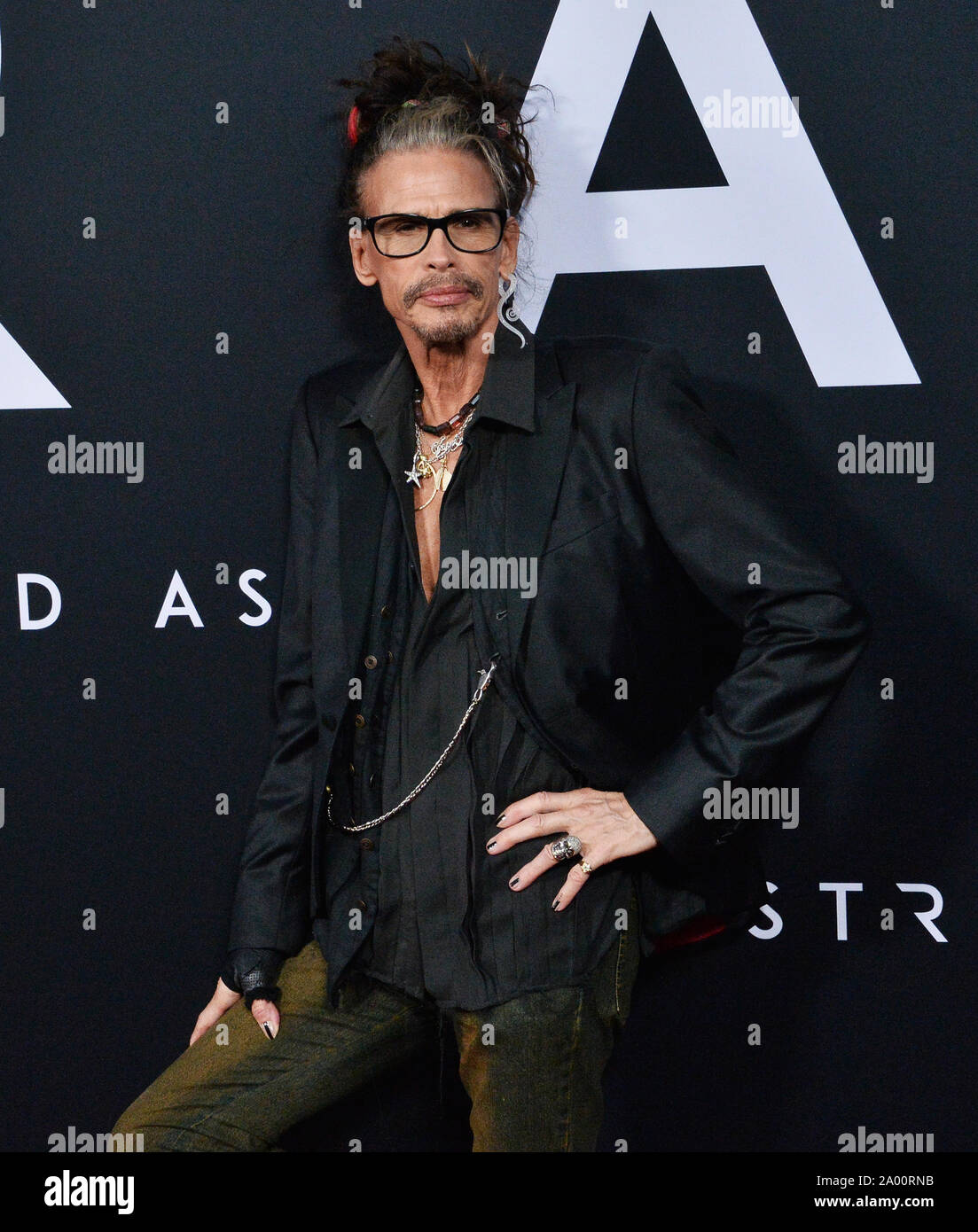 Los Angeles, USA. 18 Sep, 2018. Aerosmith Sänger Steve Tyler besucht die Premiere des Motion Picture sci-fi-Thriller "Ad Astra" am ArcLight Cinerama Dome im Hollywood Abschnitt von Los Angeles am Mittwoch, 18. September 2018. Storyline: Astronaut Roy McBride (Brad Pitt) fährt auf die äußeren Ränder des Sonnensystems seinen verschwundenen Vater zu finden und das Geheimnis, das das Überleben unseres Planeten bedroht. Seine Reise wird entdecken Sie Geheimnisse, die die Natur der menschlichen Existenz und unseren Platz im Kosmos Herausforderung. Foto von Jim Ruymen/UPI Quelle: UPI/Alamy leben Nachrichten Stockfoto