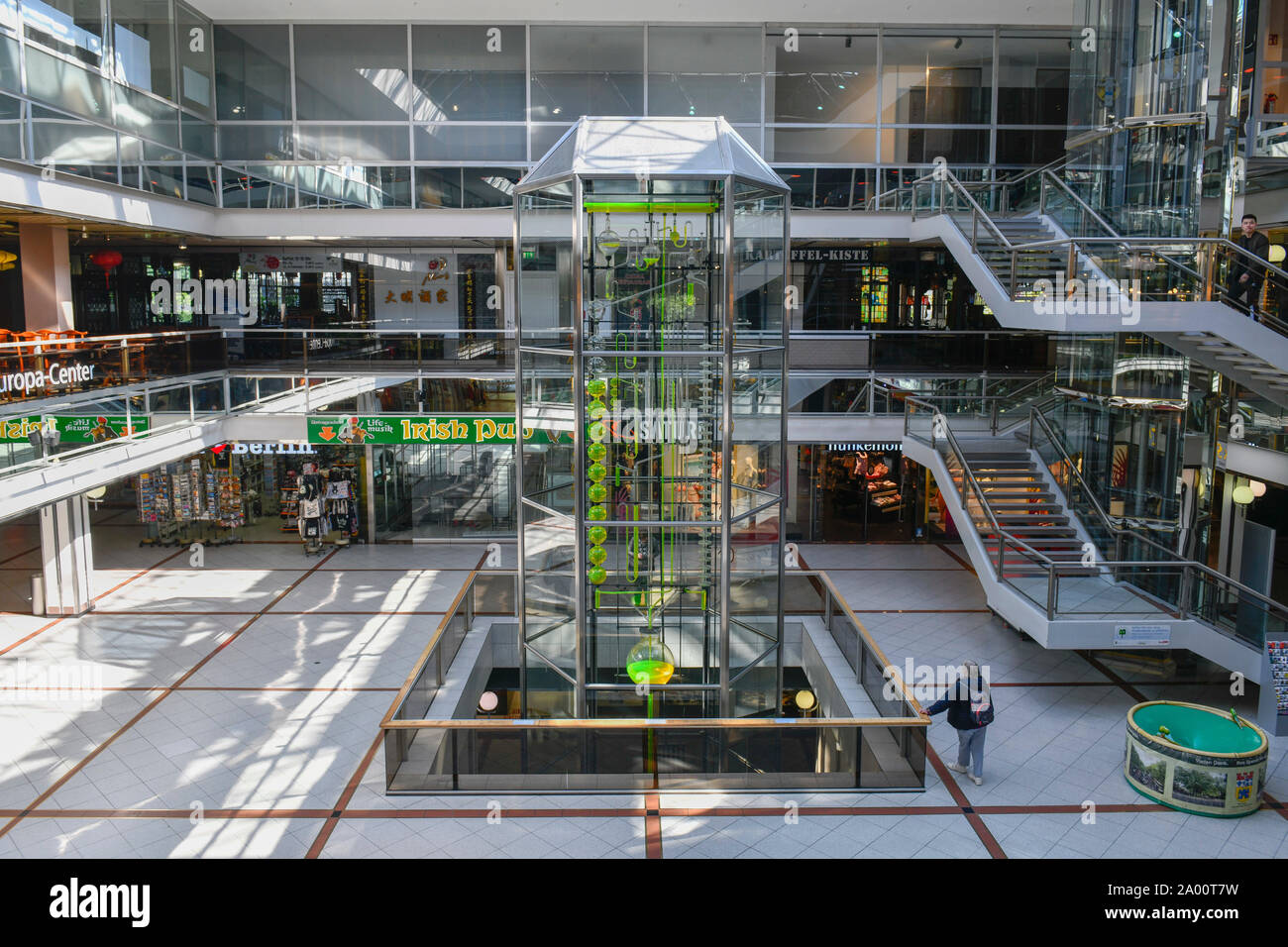 Uhr der fliessenden zeit Fotos und Bildmaterial in hoher Auflösung Alamy