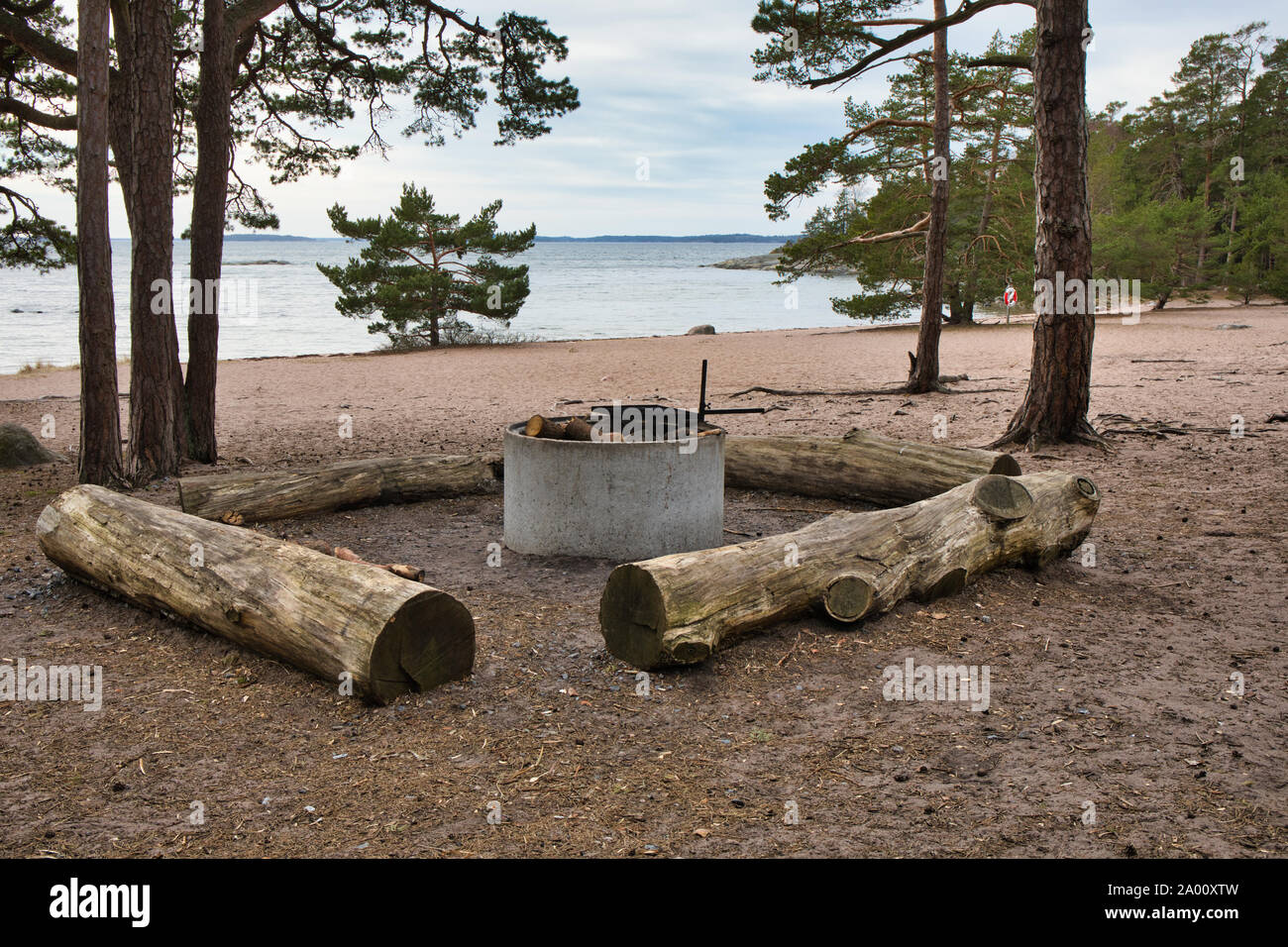 Feuerstelle, Bjorno Nature Reserve (Bjorno Naturreservat), Stockholmer Schären, Schweden Stockfoto