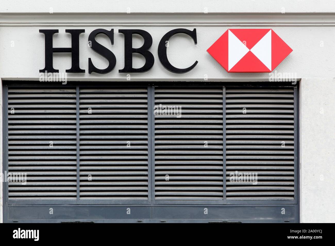 Lyon, Frankreich - 27 Januar, 2016: HSBC Holdings ist eine britische multinationale Bank- und Finanzdienstleistungen Unternehmens Stockfoto Lyon, Frankreich - 27 Januar, 2016: HSBC Holdings ist eine britische multinationale Bank- und Finanzdienstleistungen Unternehmens Stockfoto