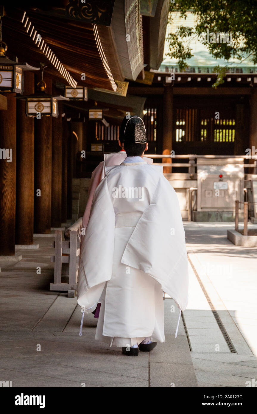 Japanischen shinto Hochzeit im Meiji Shinto Schrein in Tyoko, Japan. Stockfoto