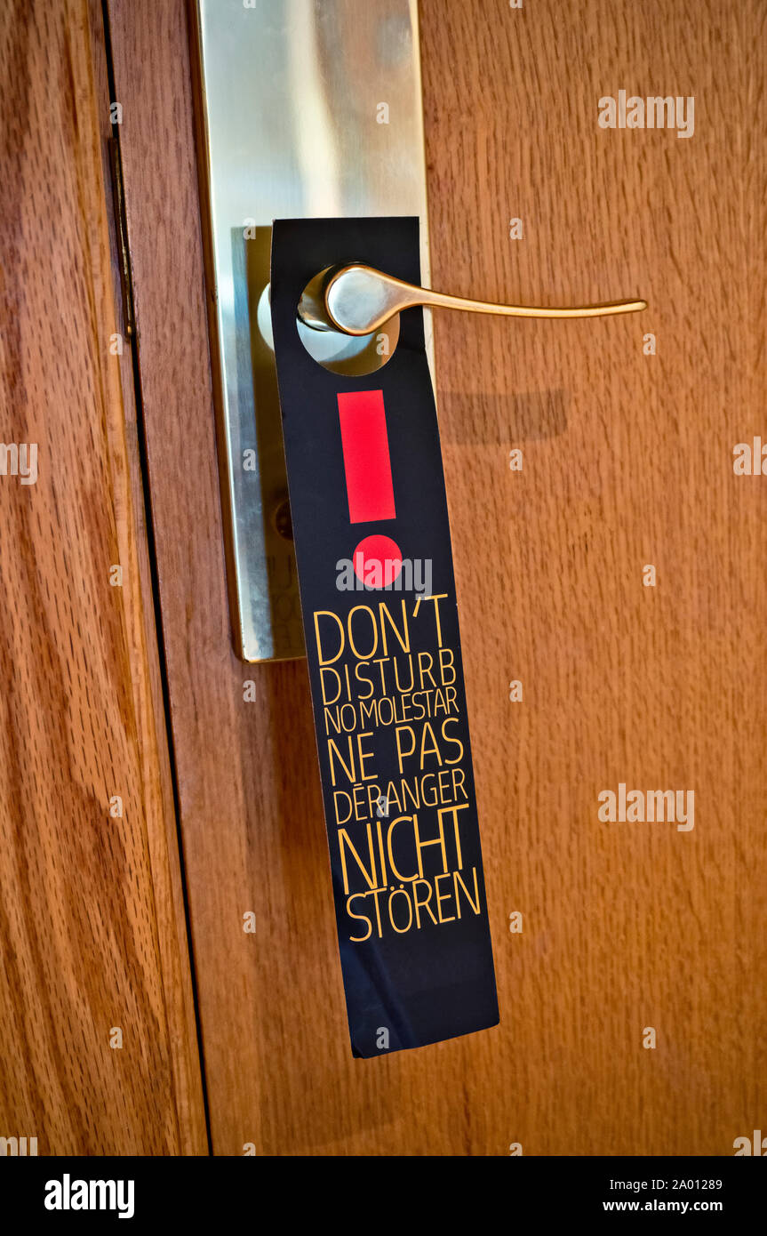 Ein Schild "Bitte nicht stören" an der Tür in ein Hotel Stockfoto