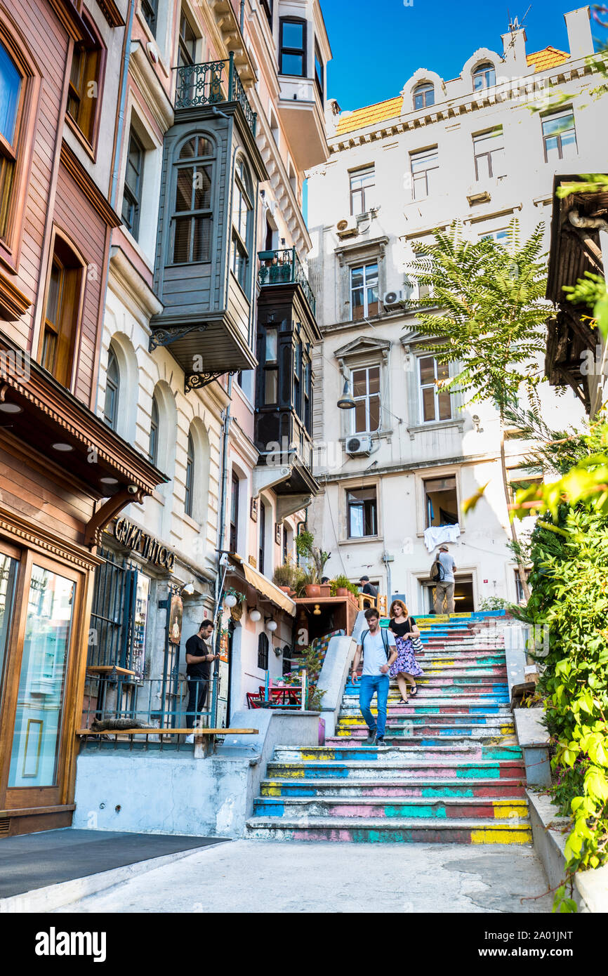 Rainbow Steps Street Photography Szene Istanbul Türkei Stockfoto