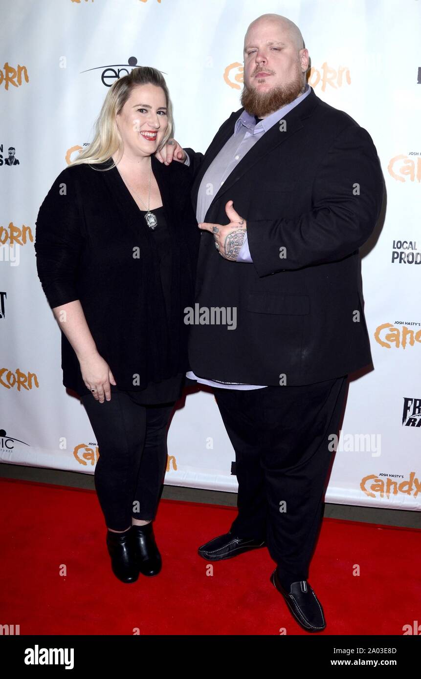 Los Angeles, CA. 17 Sep, 2019. Carly Cooper, Robert Cooper in der Ankunftshalle für CANDY CORN Premiere, TCL Chinese Theatre (ehemals Grauman's), Los Angeles, CA September 17, 2019. Credit: Priscilla Grant/Everett Collection/Alamy leben Nachrichten Stockfoto