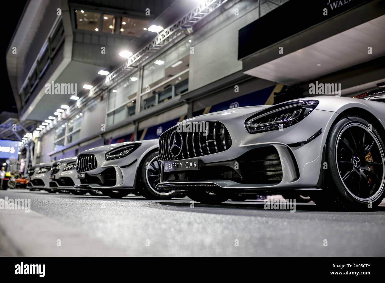 Marina Bay, Singapore. 19. Sep 2019. Motorsport: FIA Formel Eins-Weltmeisterschaft 2019, Grand Prix von Singapur, F1 Safety Car, Mercedes-AMG GT R Quelle: dpa Picture alliance/Alamy leben Nachrichten Stockfoto