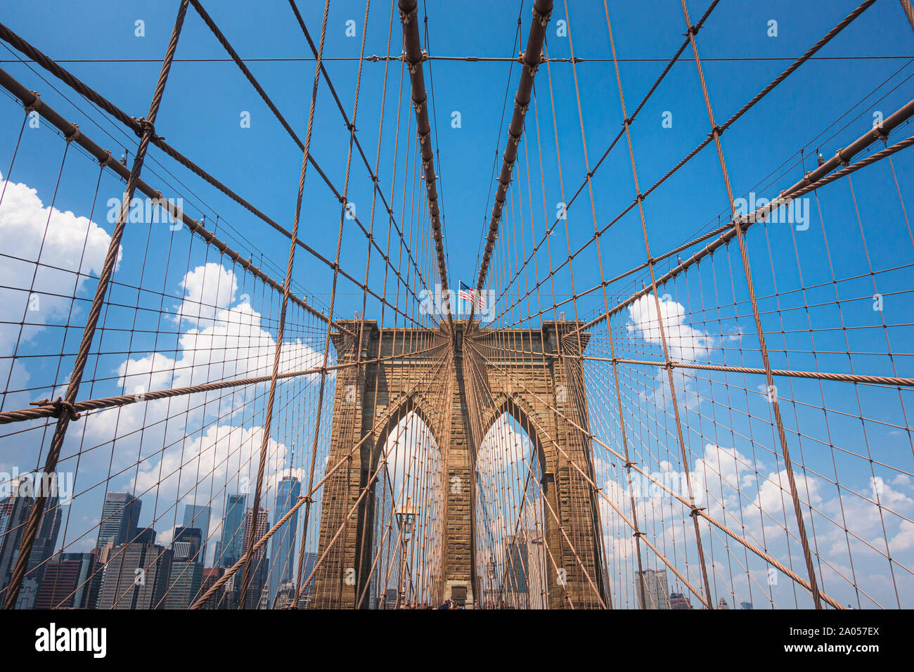 Brooklyn Bridge an einem sonnigen Tag, New York City, Manhattan Stockfoto