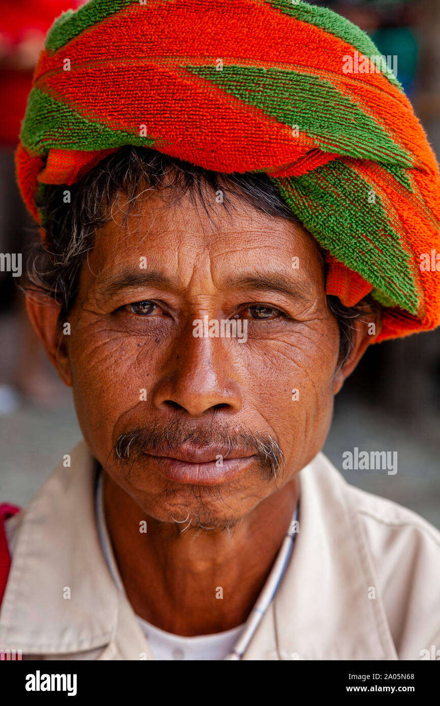 Das Porträt eines Mannes aus der Pa'O ethnische Minderheit, Nyaung Shwe, Shan Staat, Myanmar Stockfoto
