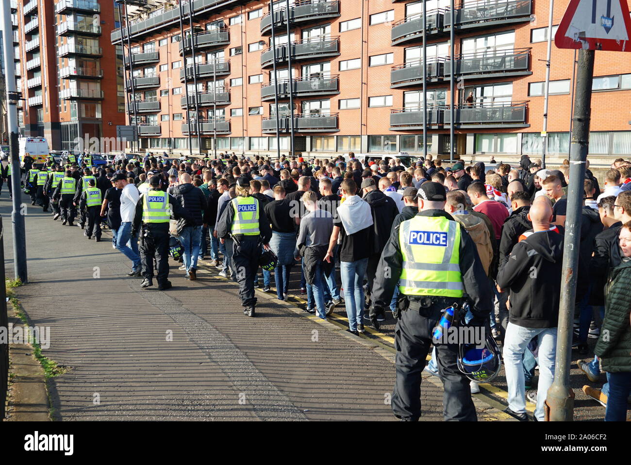 Glasgow, UK, 19. September 2019: Hunderte von Feyenoord Unterstützer durch Glasgow vor ihren ersten Europ Liga Gesicht marschieren - weg mit Förster. Credit: Pawel Pietraszewski/Alamy leben Nachrichten Stockfoto