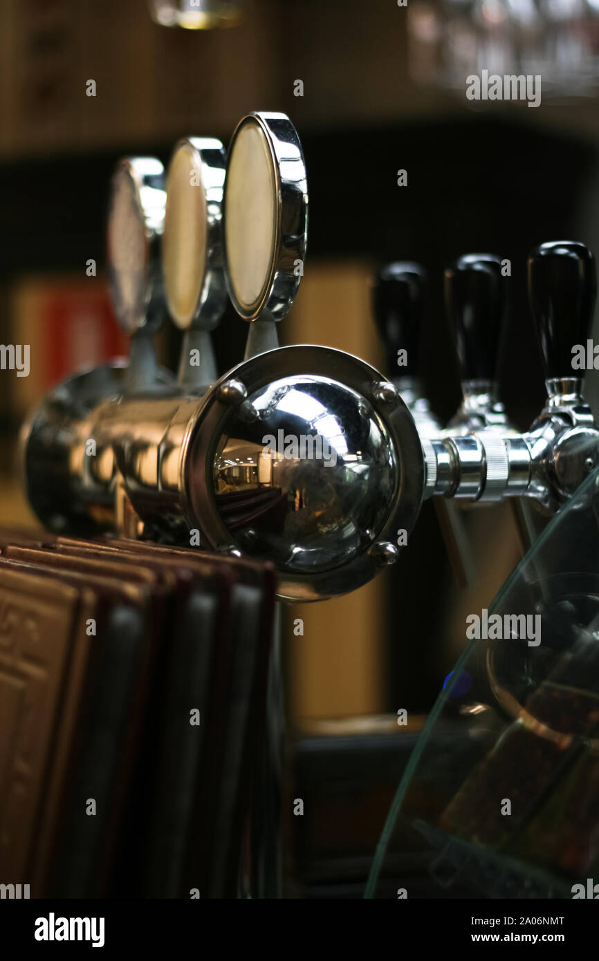 Bar pub Bier Schale Glas Bier. ALE-homebrewed Fokus bokeh Stockfoto